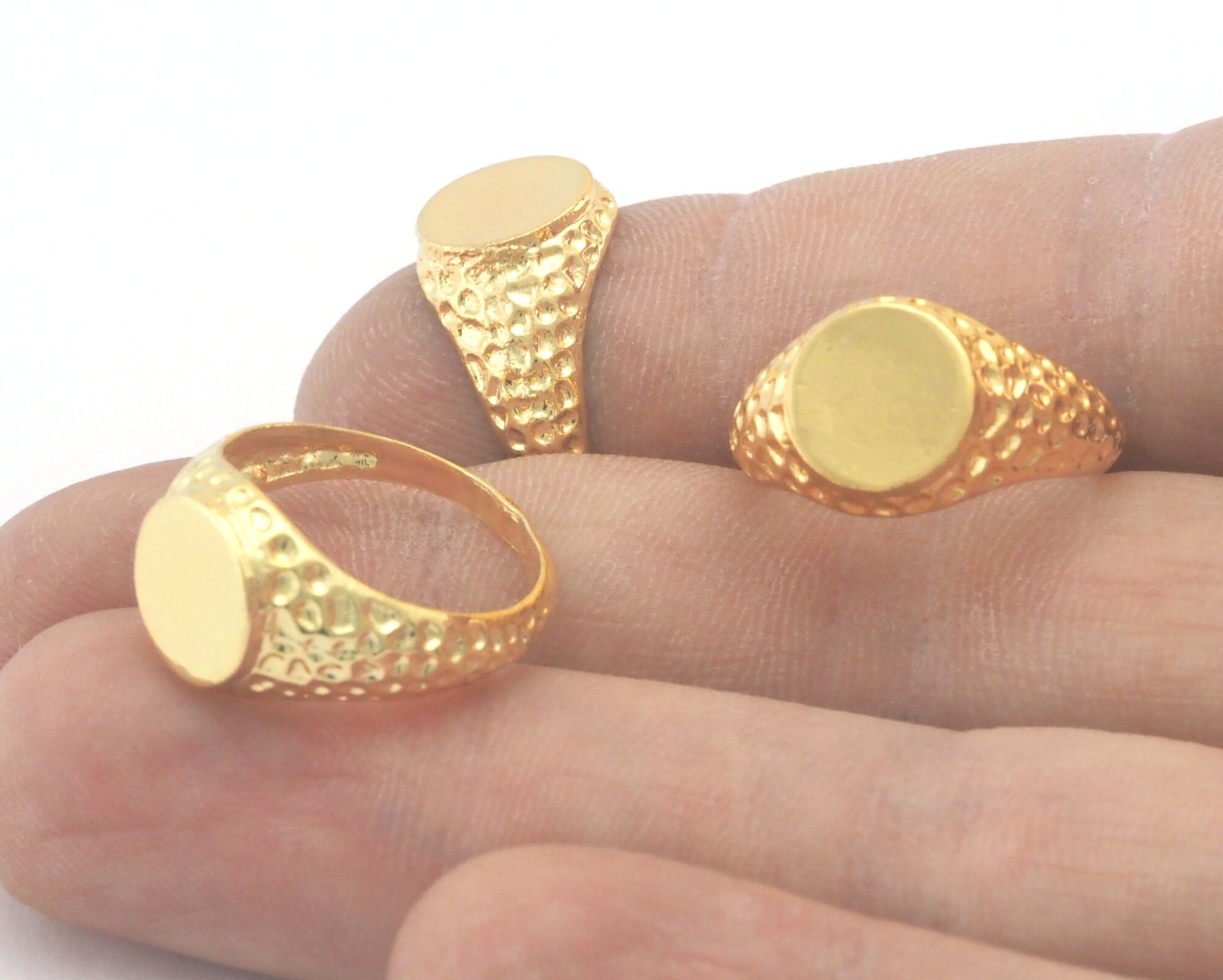 Hammered Signet Ring Blank - Shiny gold plated brass (16.25mm 5.5US inner size ) 10mm blank size 4390