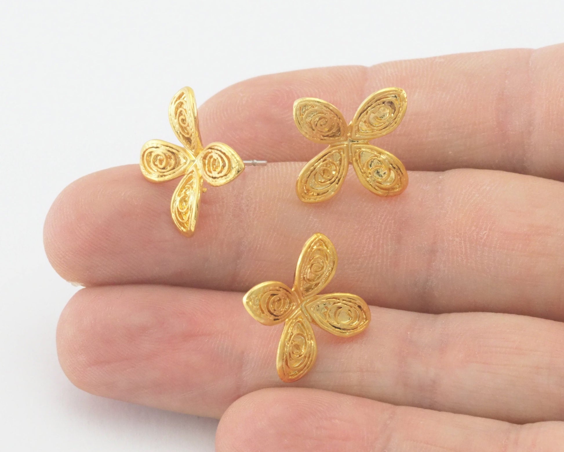 Flower blossom earring post stud wire base Shiny gold plated brass 14.5x14.5mm OZ4367