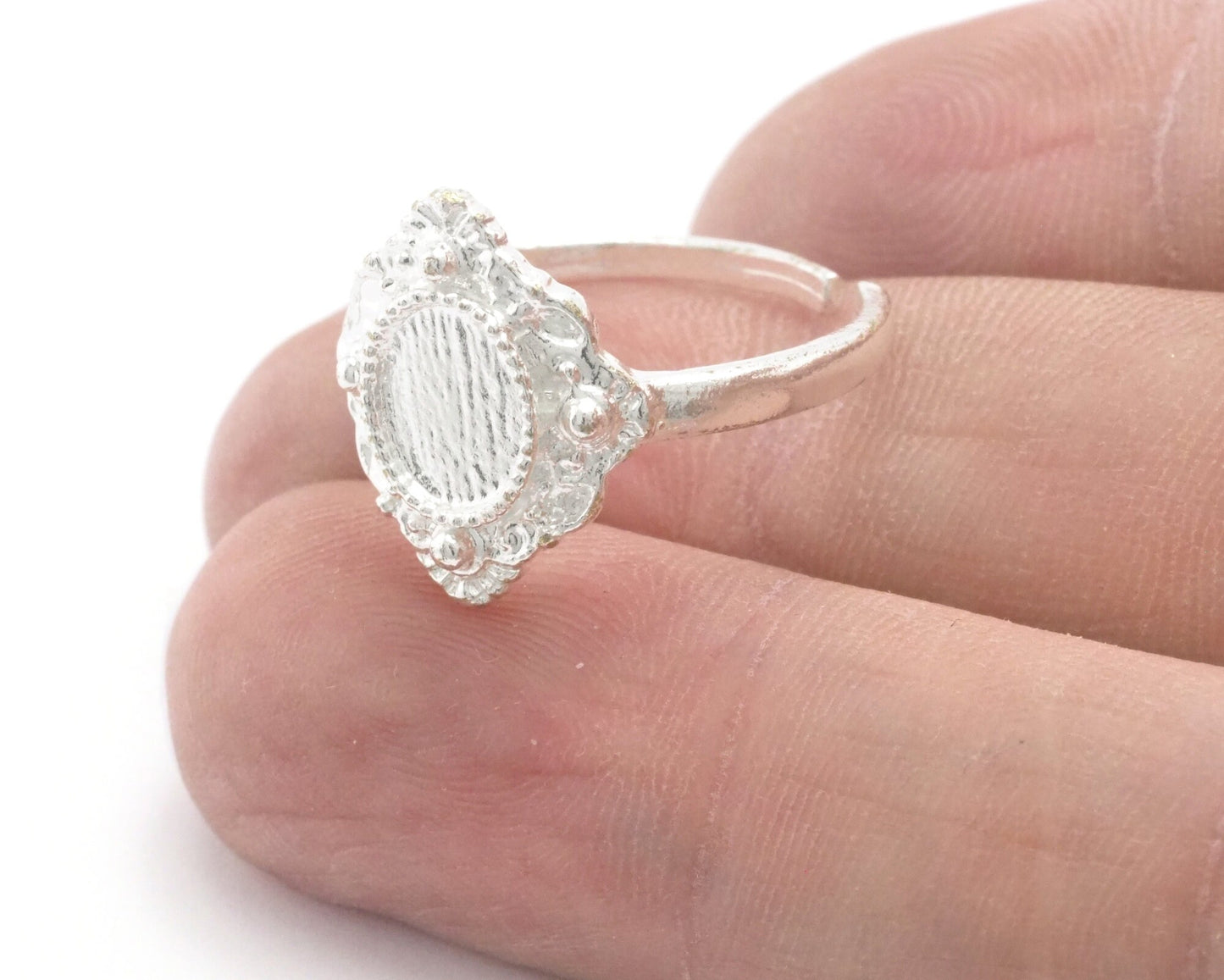 Oval Adjustable Ring Base Bezel setting blank Shiny silver plated brass (7- 9US inner size - Adjustable ) OZ2633
