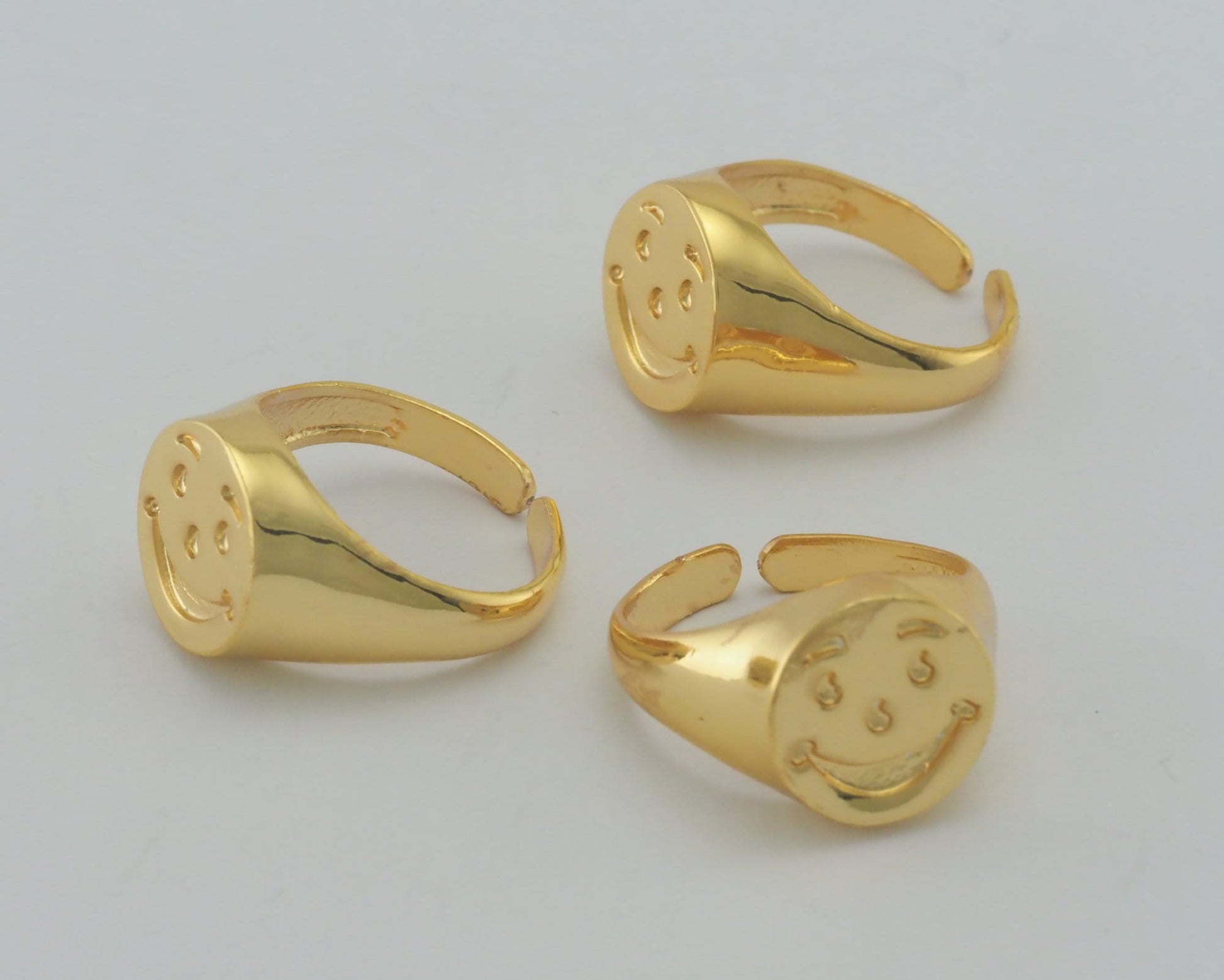 Smile Face Ring Adjustable Shiny Gold Plated brass (7 - 9US inner size) 4395