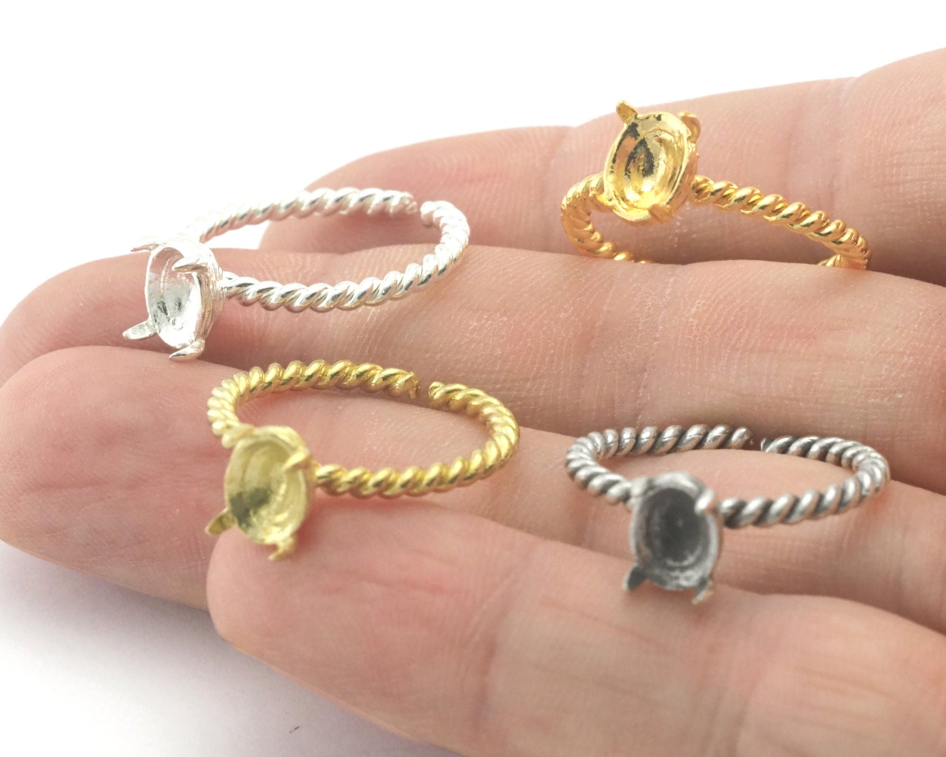 Oval Twisted Ring Base Adjustable Ring Bezel Raw Brass - Shiny silver - Antique silver - Shiny gold (8x6mm blank) OZ4398