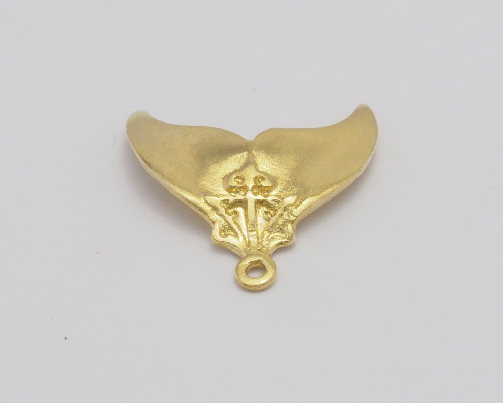 Whale tail Pendant Raw Brass 25x24mm 4481