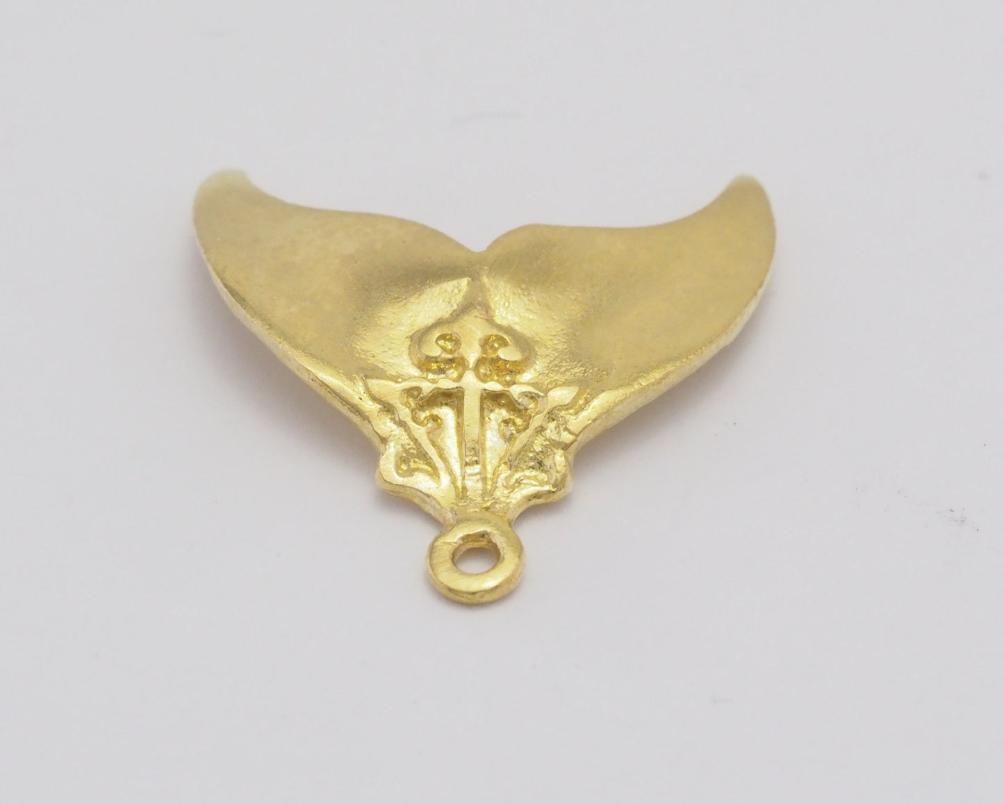 Whale tail Pendant Raw Brass 25x24mm 4481