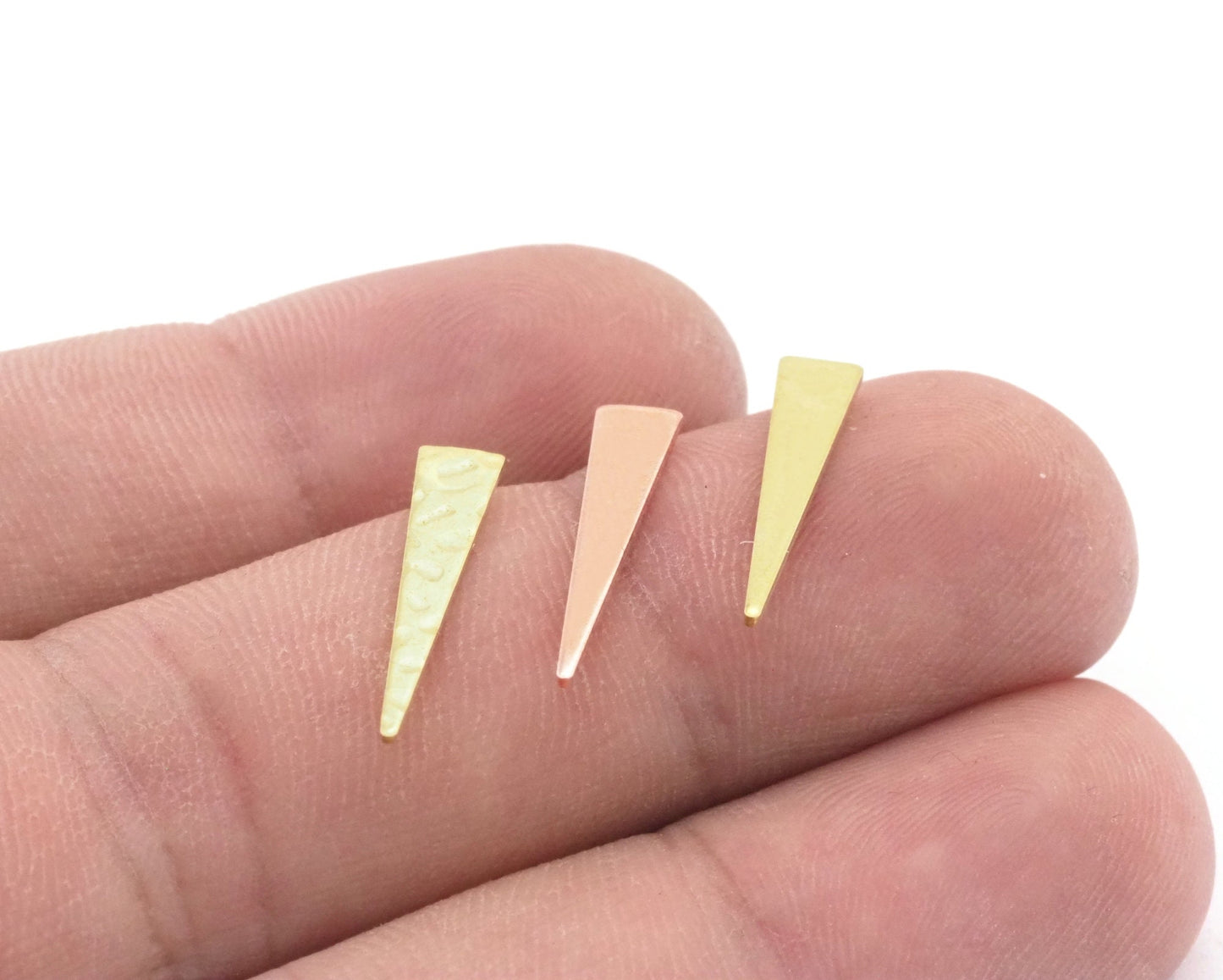 Triangle raw brass - Copper - Hammered 20x4.5mm (0.8mm thickness) no hole charms findings 3557-35