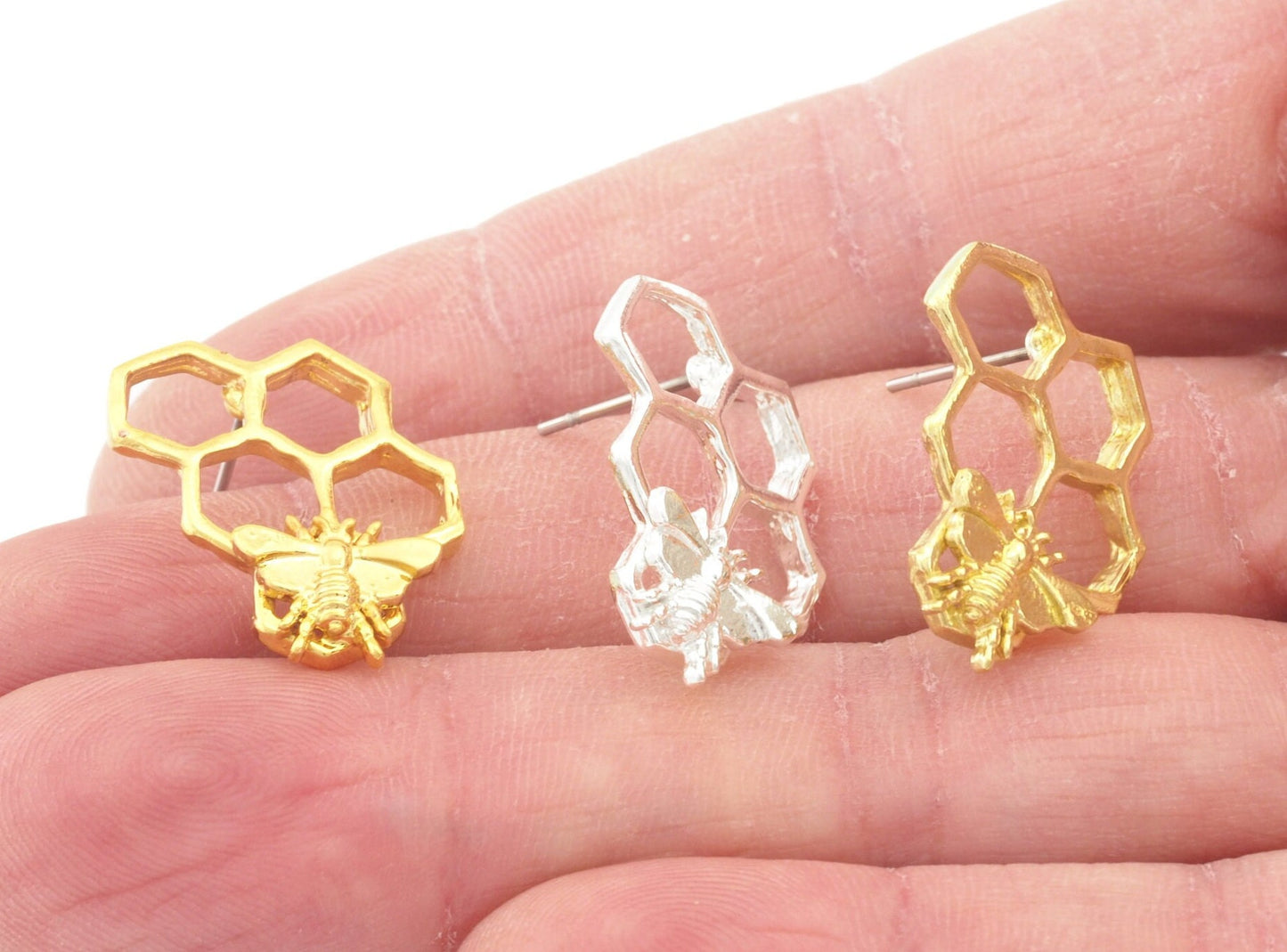 Honeycomb bee earring stud Shiny Gold - Shiny Silver Plated or Raw Brass 23x15mm 4573