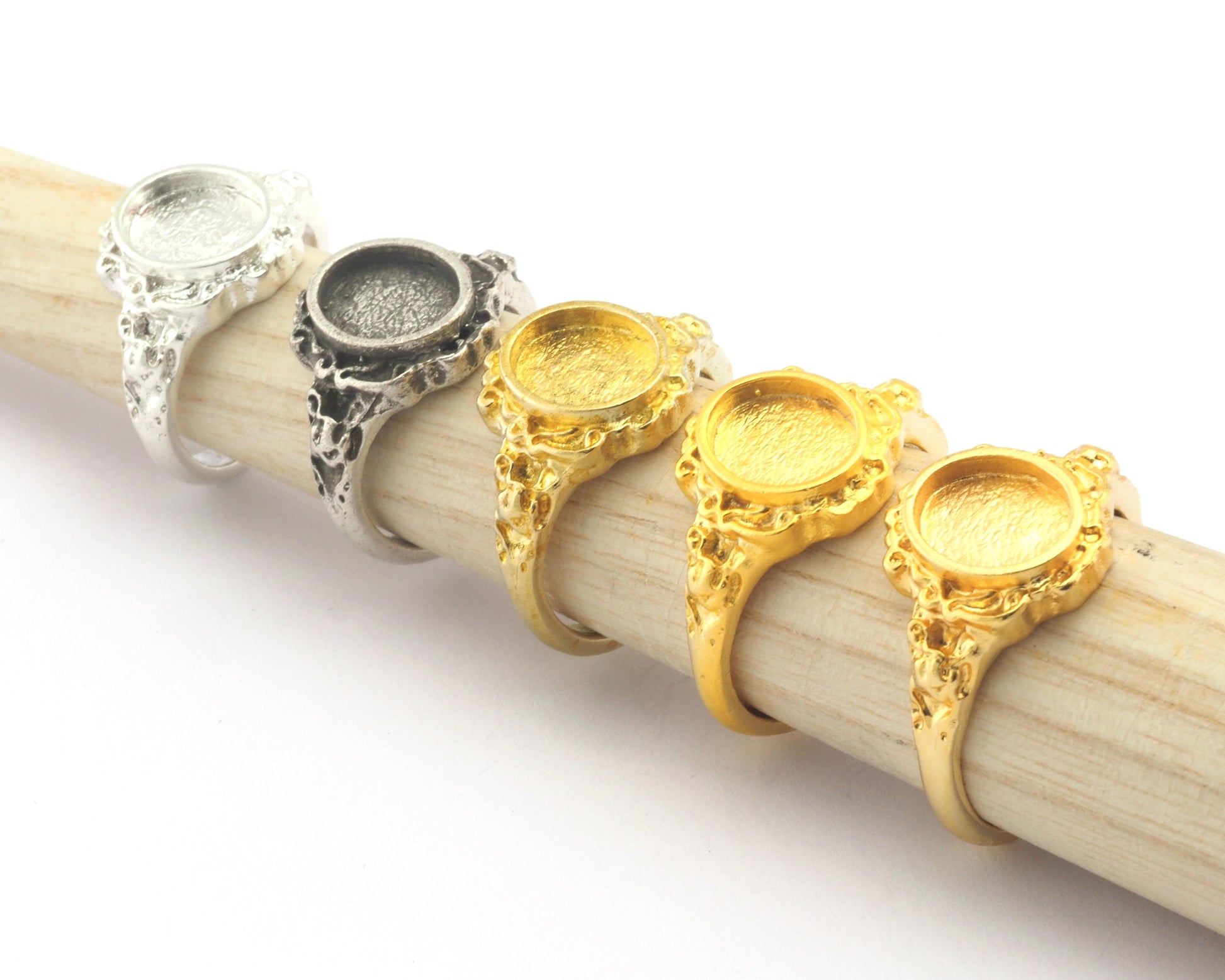 Ethnic Oval Signet Ring Blank - Adjustable raw brass - Antique silver - shiny silver - shiny gold - matte gold plated (6-8 US Size ) 3633