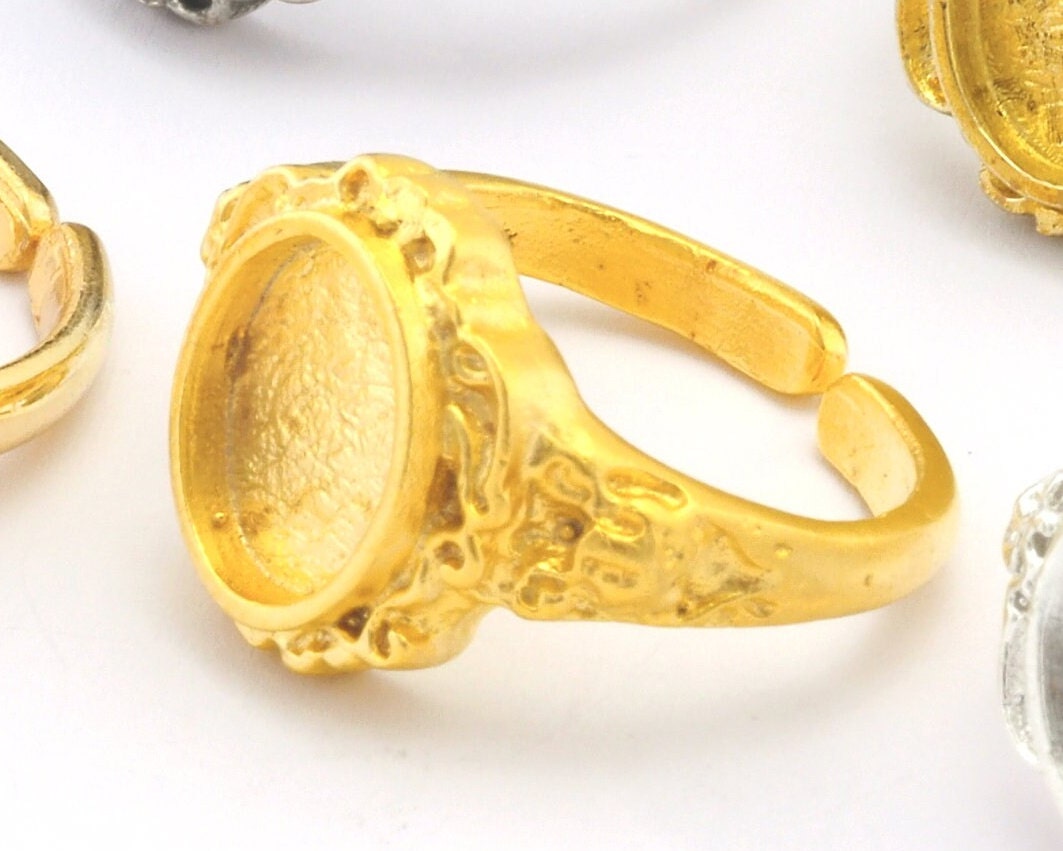 Ethnic Oval Signet Ring Blank - Adjustable raw brass - Antique silver - shiny silver - shiny gold - matte gold plated (6-8 US Size ) 3633