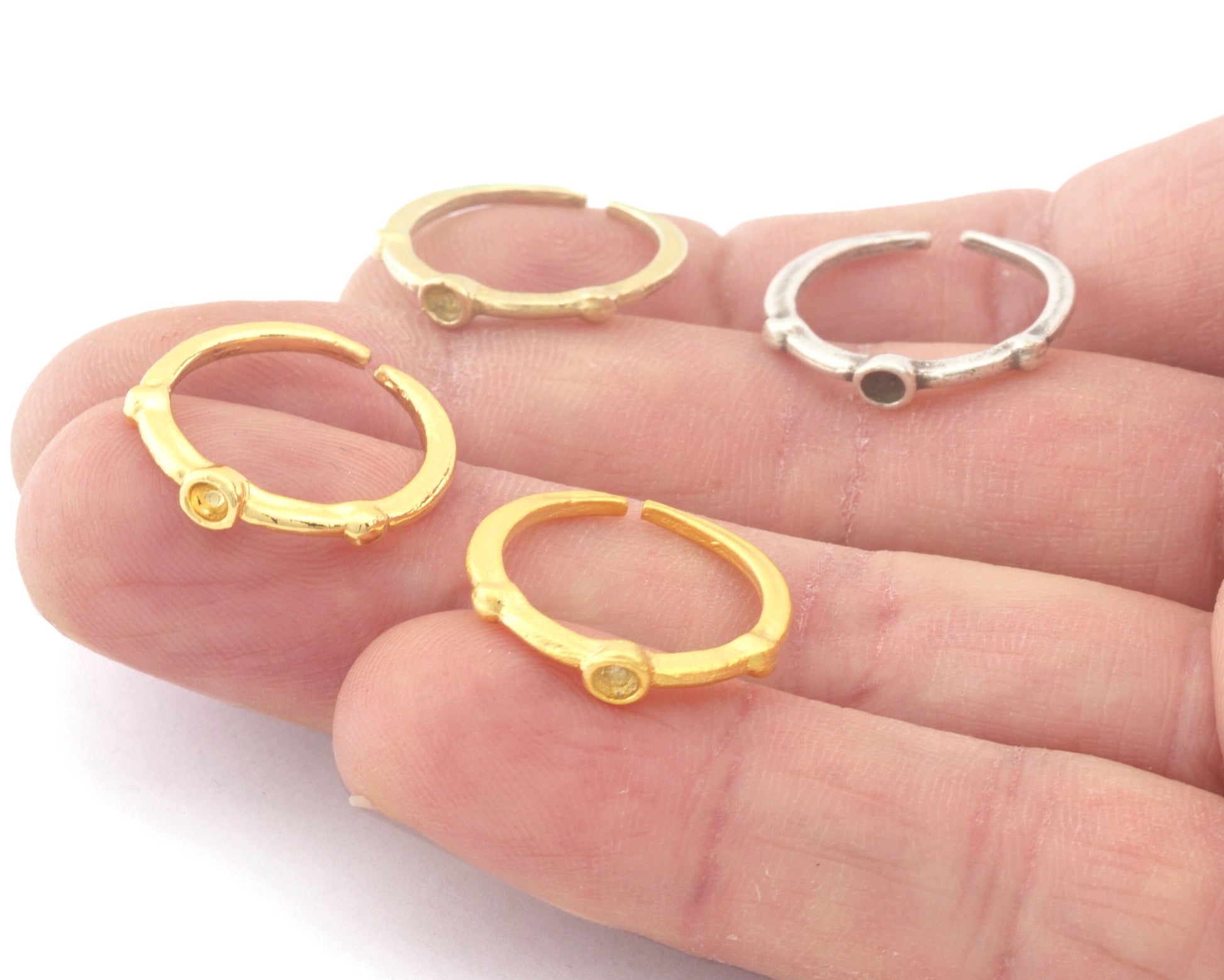 Round ring base blank cup bezel Raw brass-antique silver-Matte gold -shiny gold plated (16mm 5 US inner size - Adjustable ) 2234
