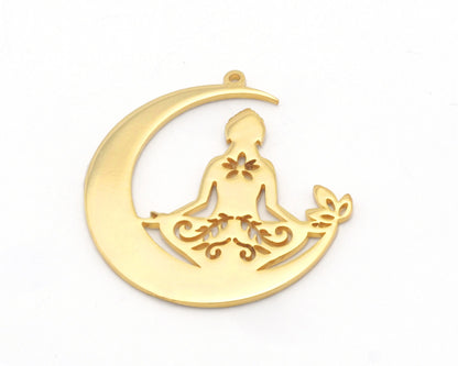 Crescent Meditation Pendant Shiny Gold Plated Brass 39x39mm, 1.5mm thickness OZ4662-725