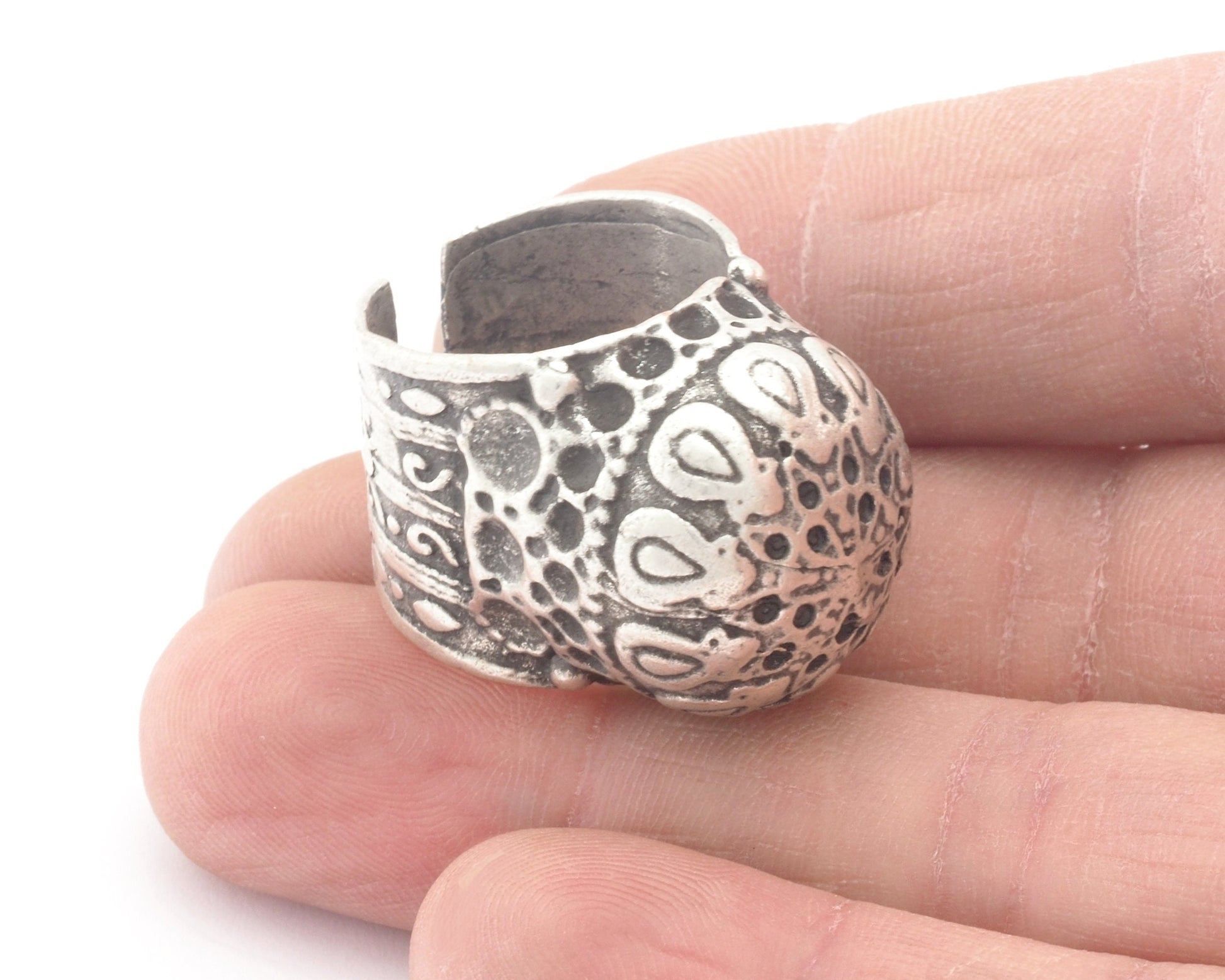 Domed Adjustable Ring Antique Silver plated brass (17mm 7US inner size ) Oz3075