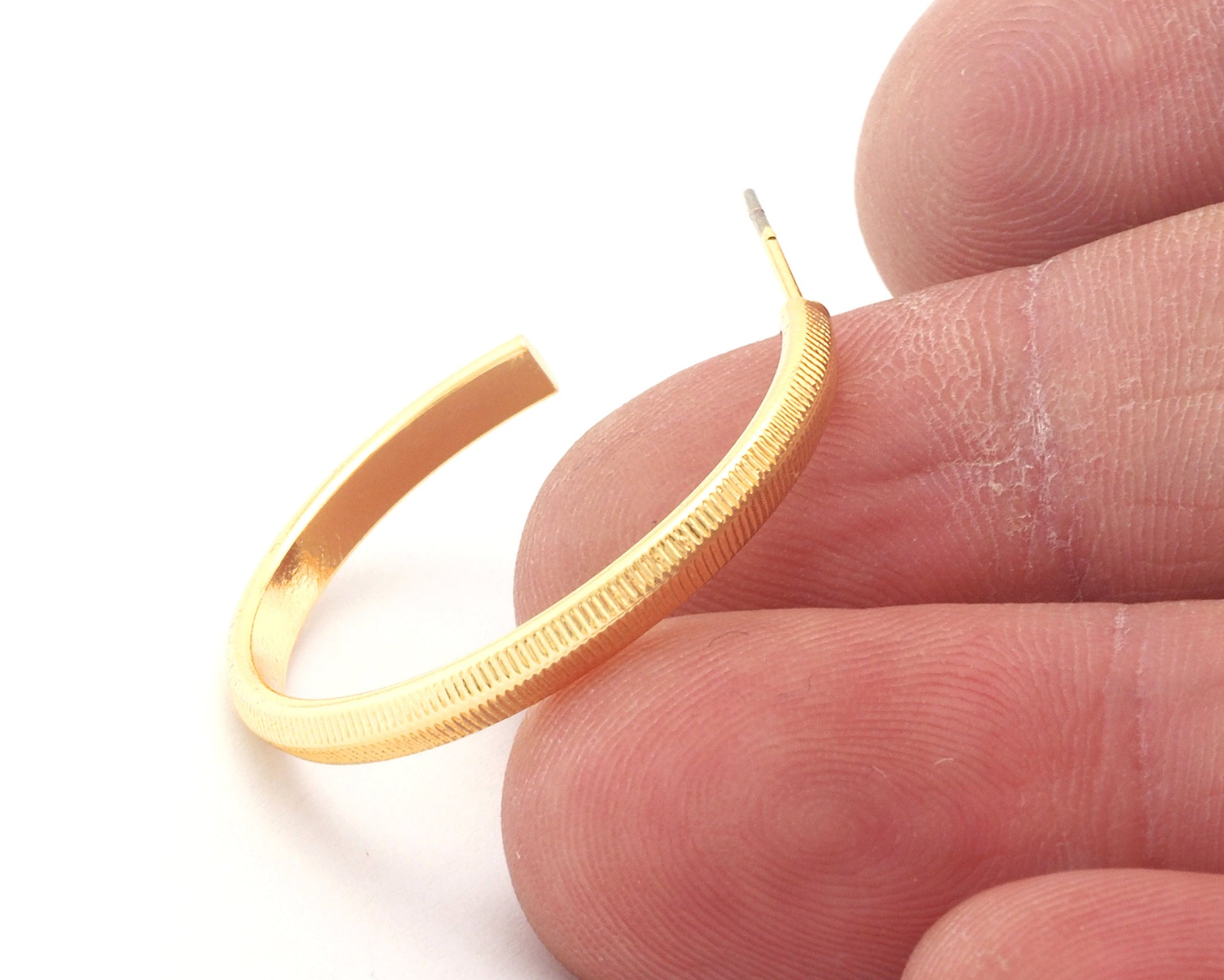 Hoop ribbed round Earrings stud base Shiny Gold tone lacquer plated brass round earring posts, 35mm OZ4221