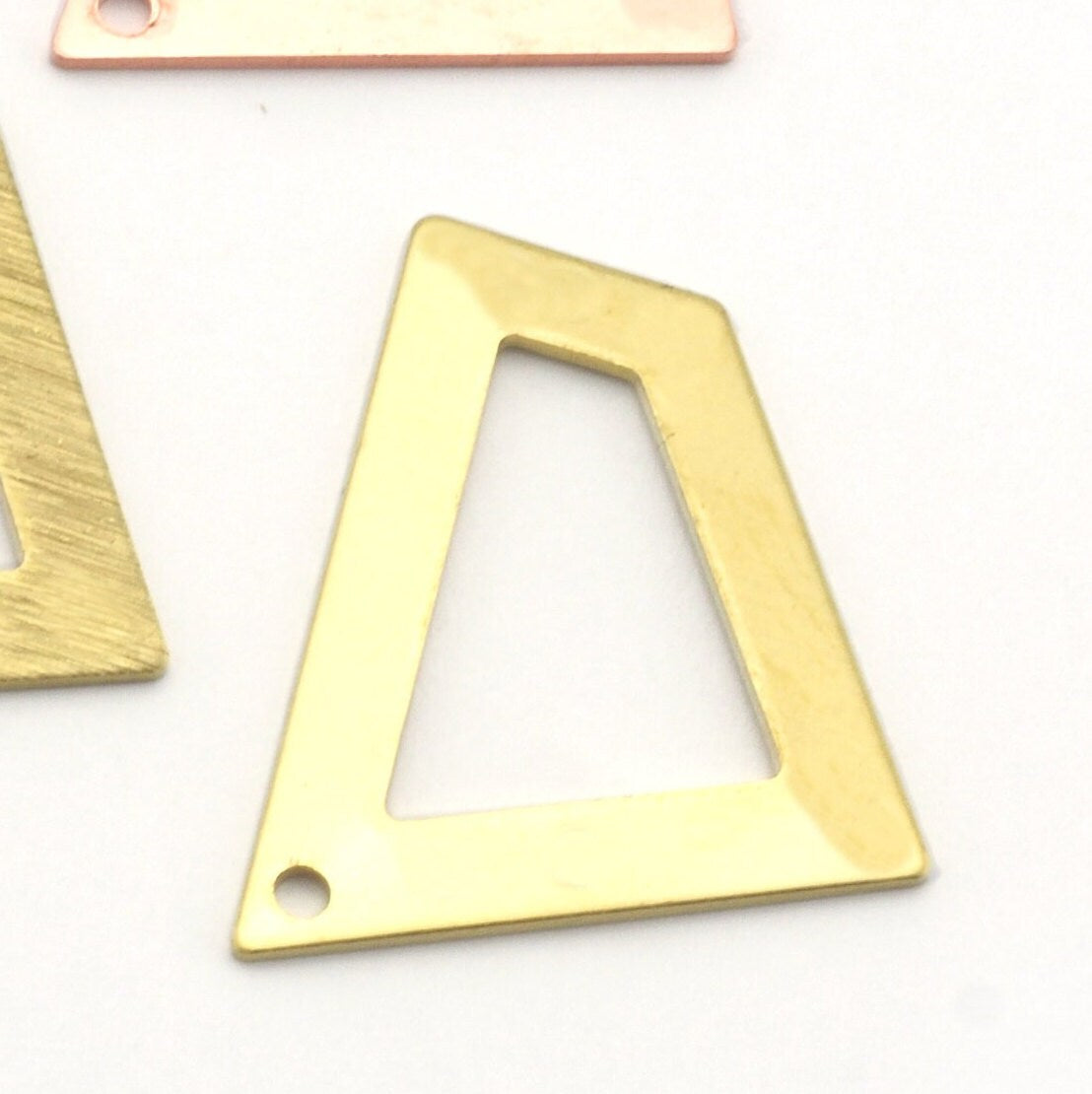 Quadrilateral Rectangle Trapezoid Charms 1 Hole Raw Brass, copper 23x21mm 0.8mm thickness Findings R112
