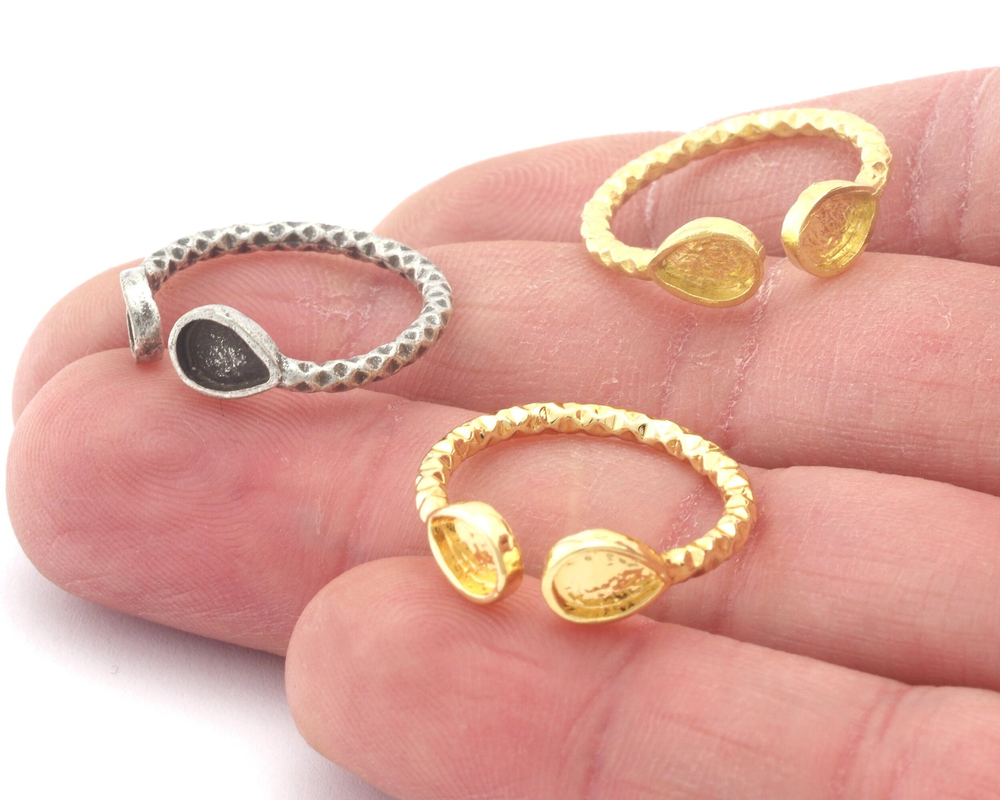 Pear Tear Drop Hammered Ring Base Adjustable Ring Bezel Raw Brass - Shiny Silver - Antique Silver - Shiny Gold Plated (6x4mm blank) OZ4332