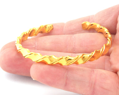 Swirl Cuff Bracelet Shiny Gold Plated Brass 1 pc. (58mm inner size - Adjustable ) OZ2962