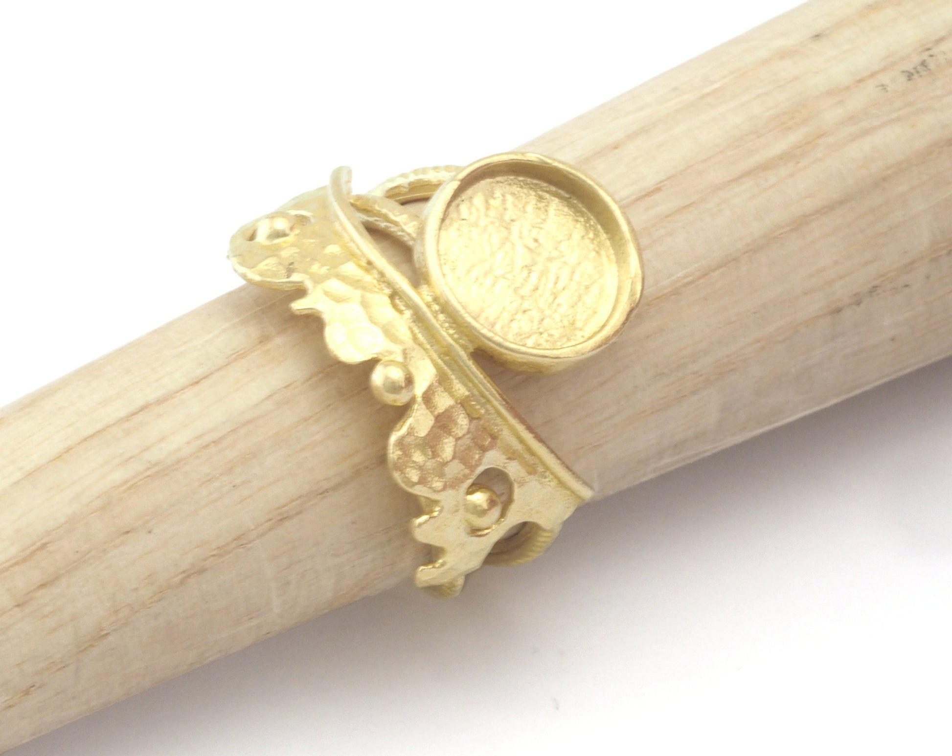 Round Blank Adjustable Ring Half Bezel Raw Brass, Antique silver, Shiny silver, Shiny gold plated 10 mm Setting (7US - 9USinner size ) 4789