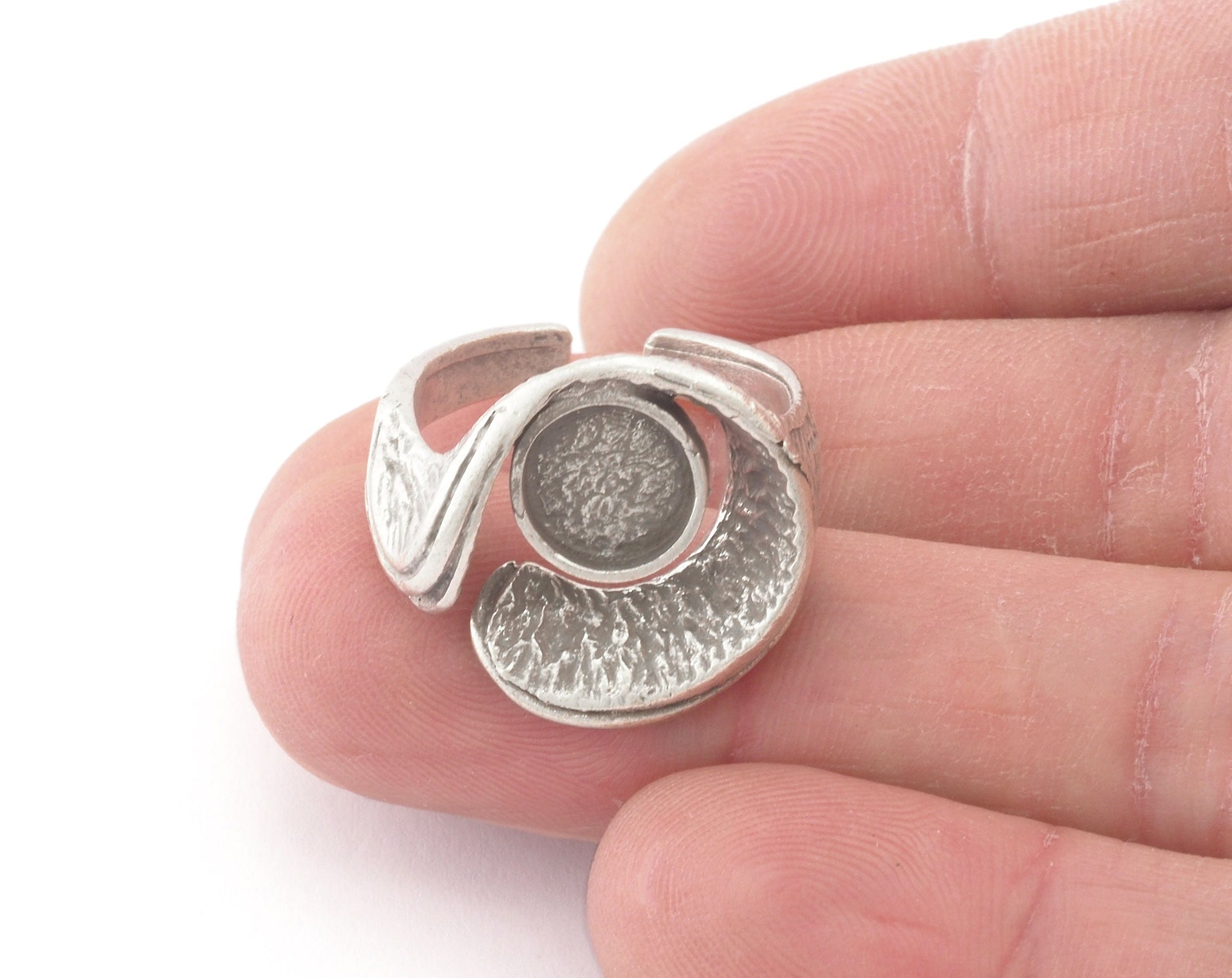 Adjustable Ring Bezel Setting Raw Brass, Antique silver, Shiny silver, Shiny gold 8 mm Round Setting (7US - 9USinner size ) 4780