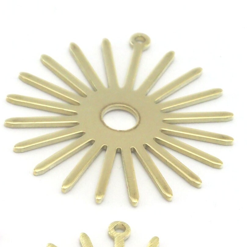 Sun Flat Charms 31.5x30mm Raw Copper - Raw Brass - Brushed findings R405-220