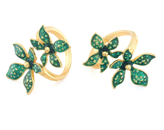 Flowers Adjustable Ring Shiny Gold Plated Brass Green enamel Filled (19mm 9US inner size) OZ2827