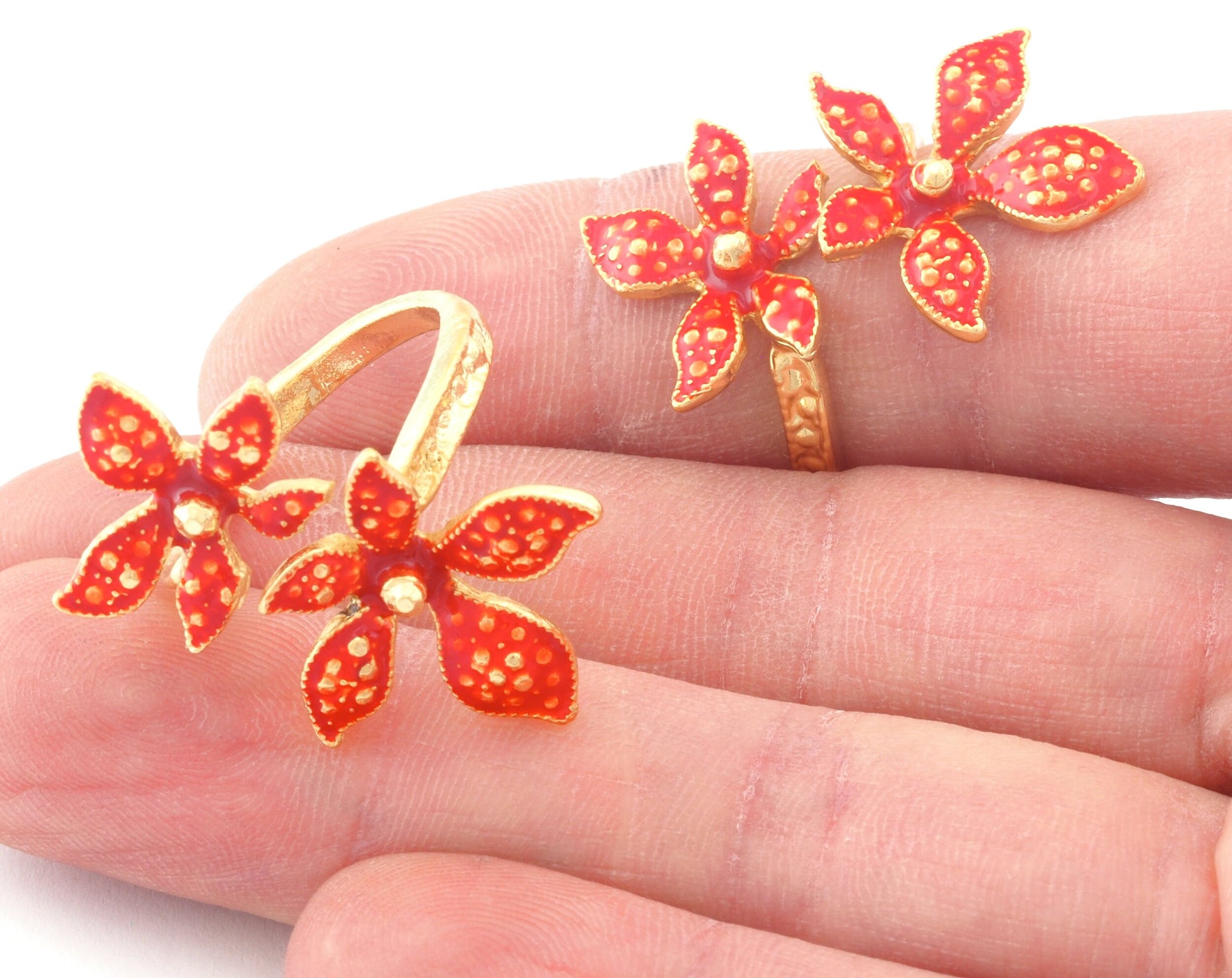 Flowers Adjustable Ring Shiny Gold Plated Brass Red enamel Filled (19mm 9US inner size) OZ2827