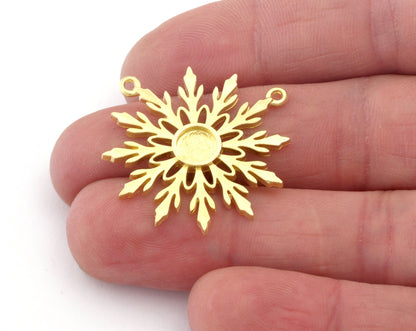 Snow Flake Charms Pendant Connector 2 Hole Blank Bezel Setting Raw Brass ,Antique silver, Shiny silver, Shiny Gold 28x28mm (6mm) chams 4867