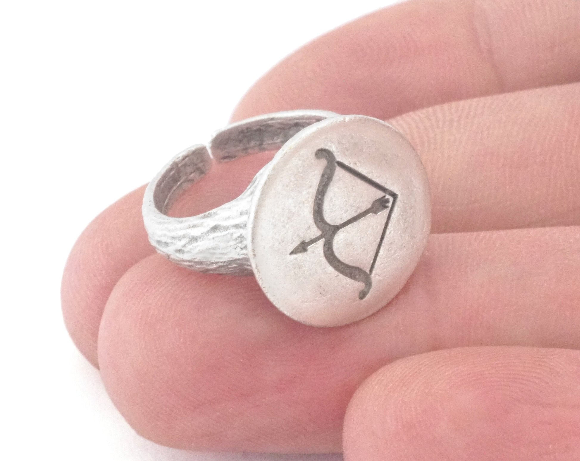 Bow Sagittarius Ring Horoscope Bark Textured Band Round Ring Adjustable Ring Antique silver plated brass (5 - 8.5US inner size) OZ4861