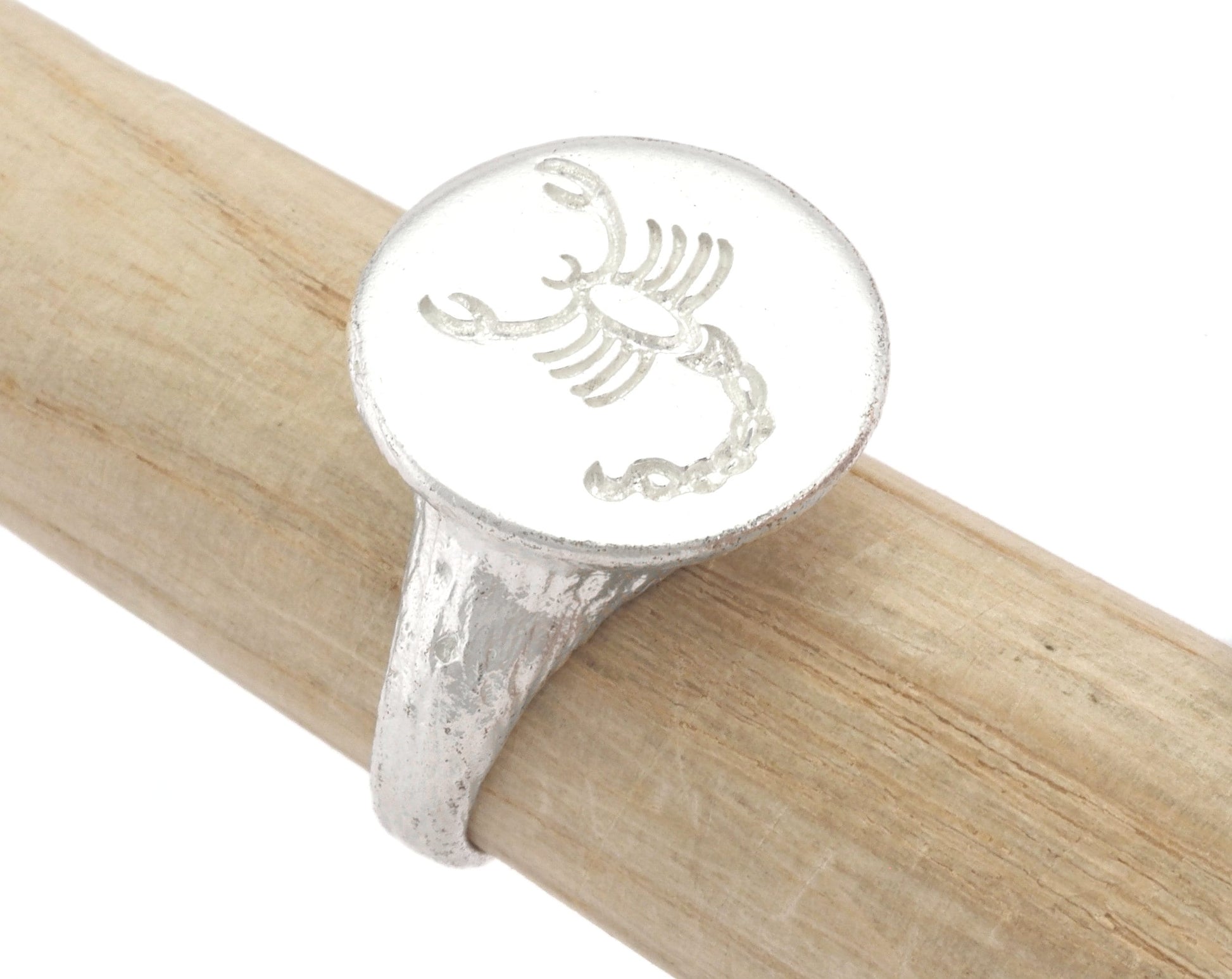 Scorpion Ring horoscope zodiac Bark Textured Band Round Ring Adjustable Ring Shiny silver plated brass (5 - 8.5US inner size) OZ4858