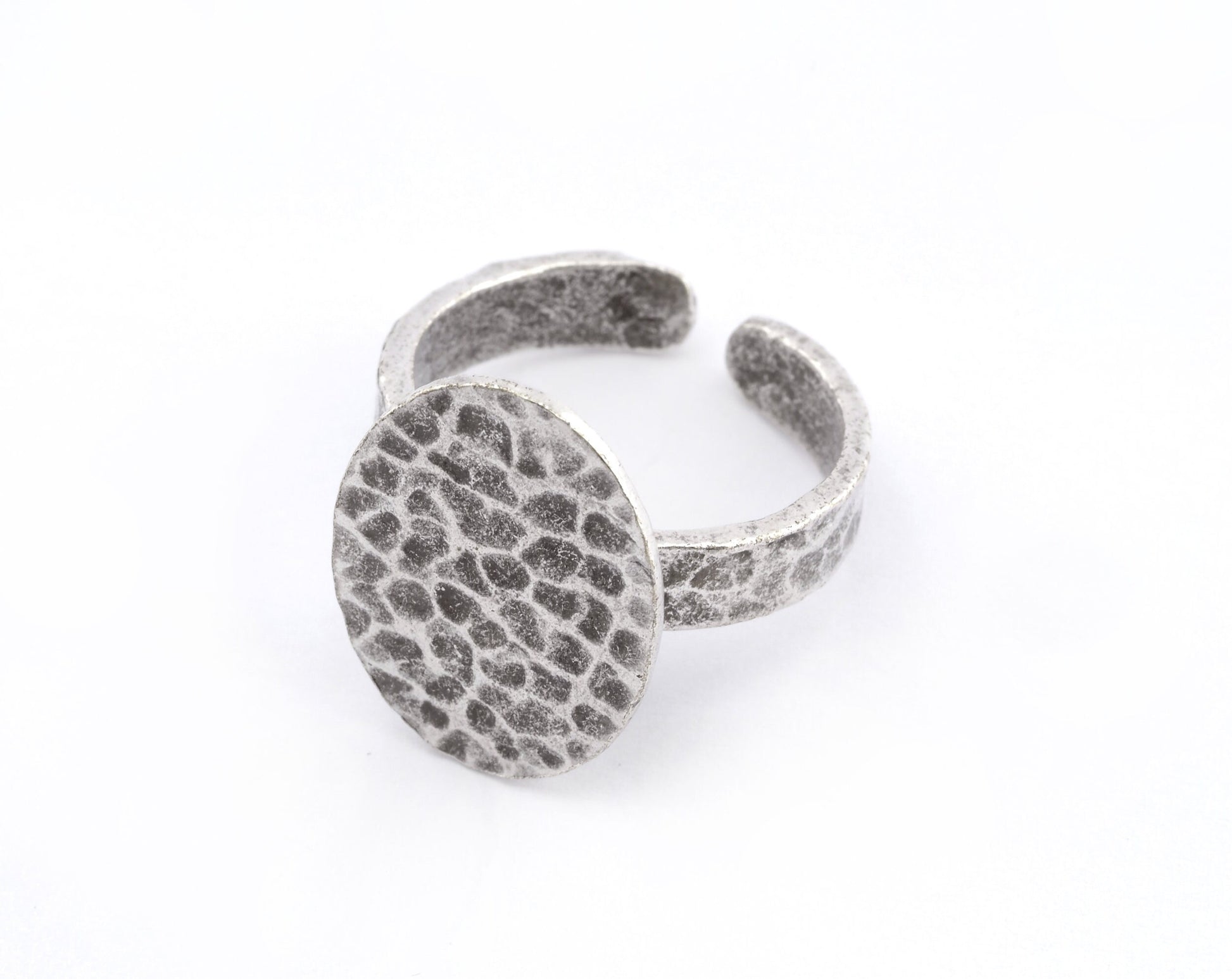 Oval Hammered Adjustable Ring Blank - Antique Silver Plated Brass (20x15mm Blank ) 4949