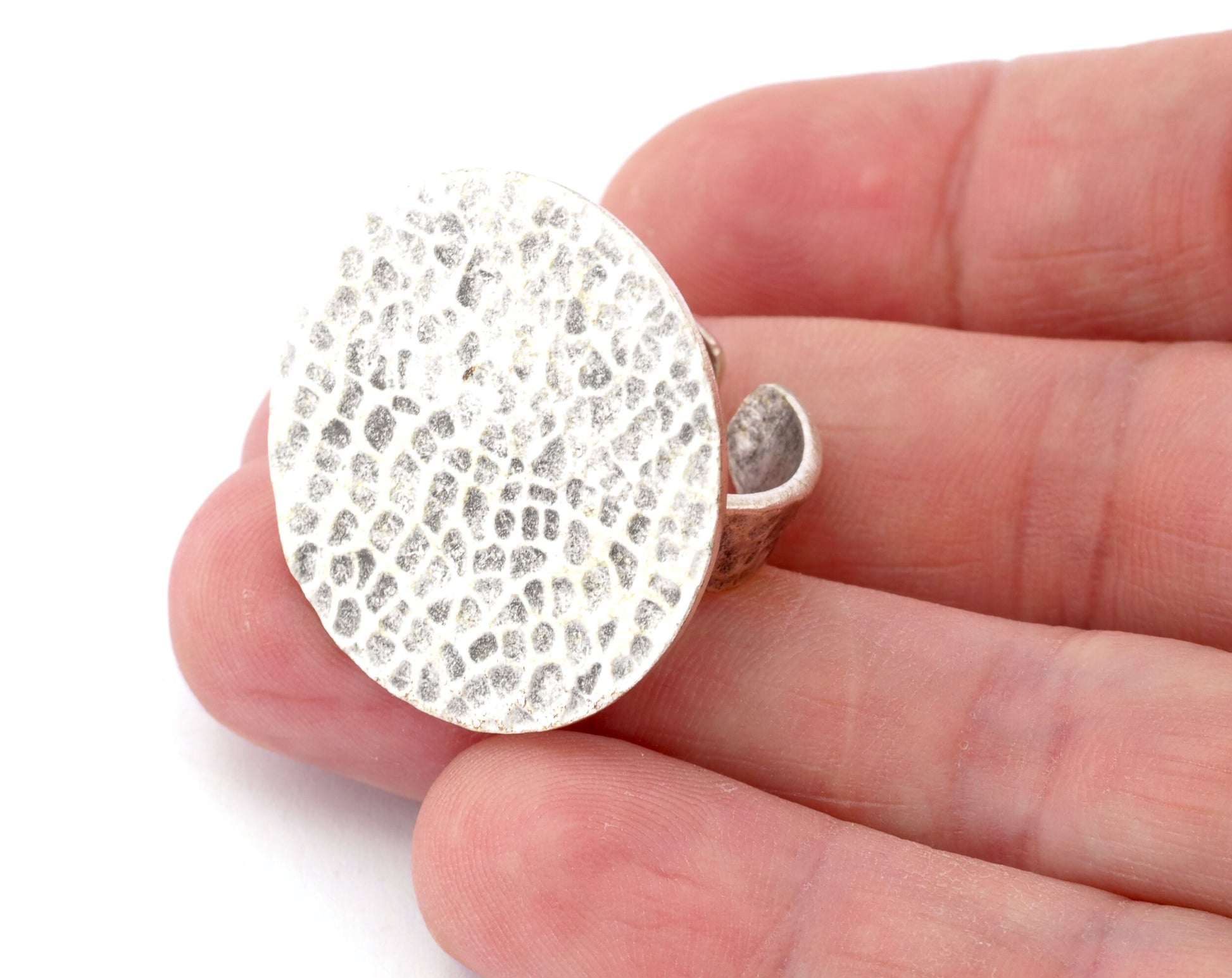 Hammered Adjustable Ring Blank - Antique Silver Plated Brass (30mm Blank ) 4916