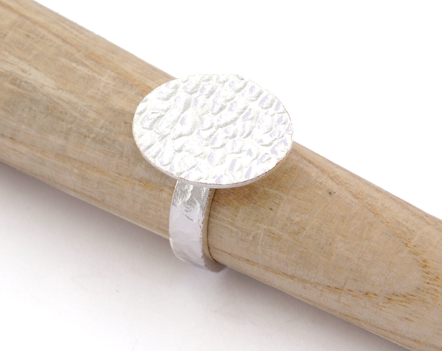 Oval Hammered Adjustable Ring Blank - Shiny Silver Plated Brass (20x15mm Blank ) 4949