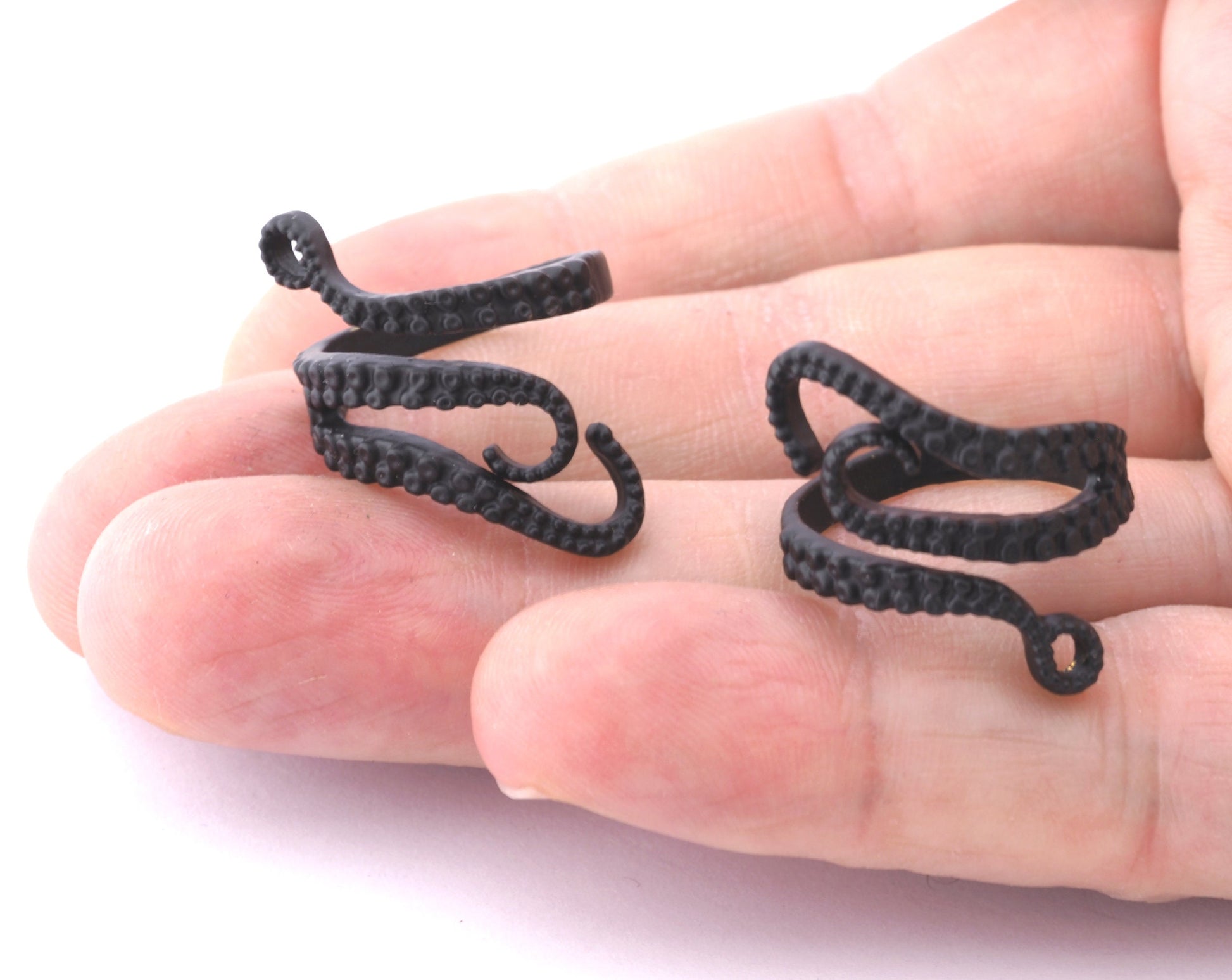 Octopus Tickle Ring with loop Black Painted Brass (18mm 8US inner size) 4318