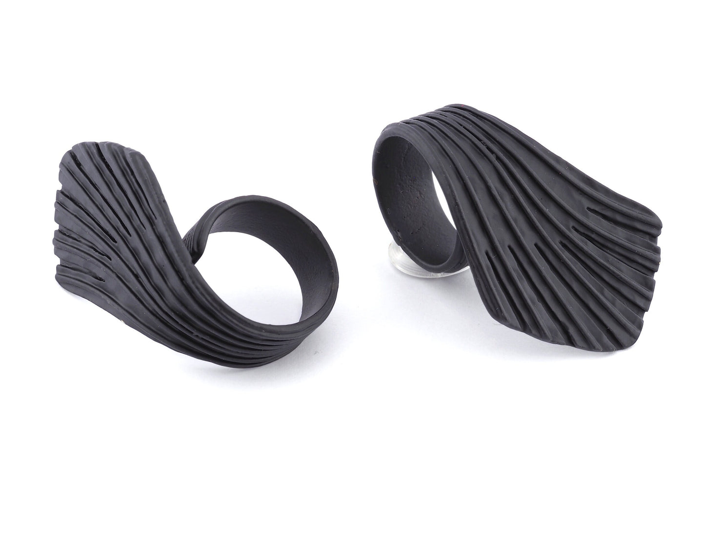 Leaf Hammered Ring Adjustable Black Painted Brass (7US-9US inner size) 4808