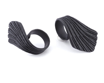 Leaf Hammered Ring Adjustable Black Painted Brass (7US-9US inner size) 4808