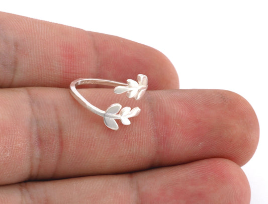 Minimalist Ring Flower Ring Small rings Adjustable Ring Shiny silver plated Brass (3US 5US inner size) Oz4356