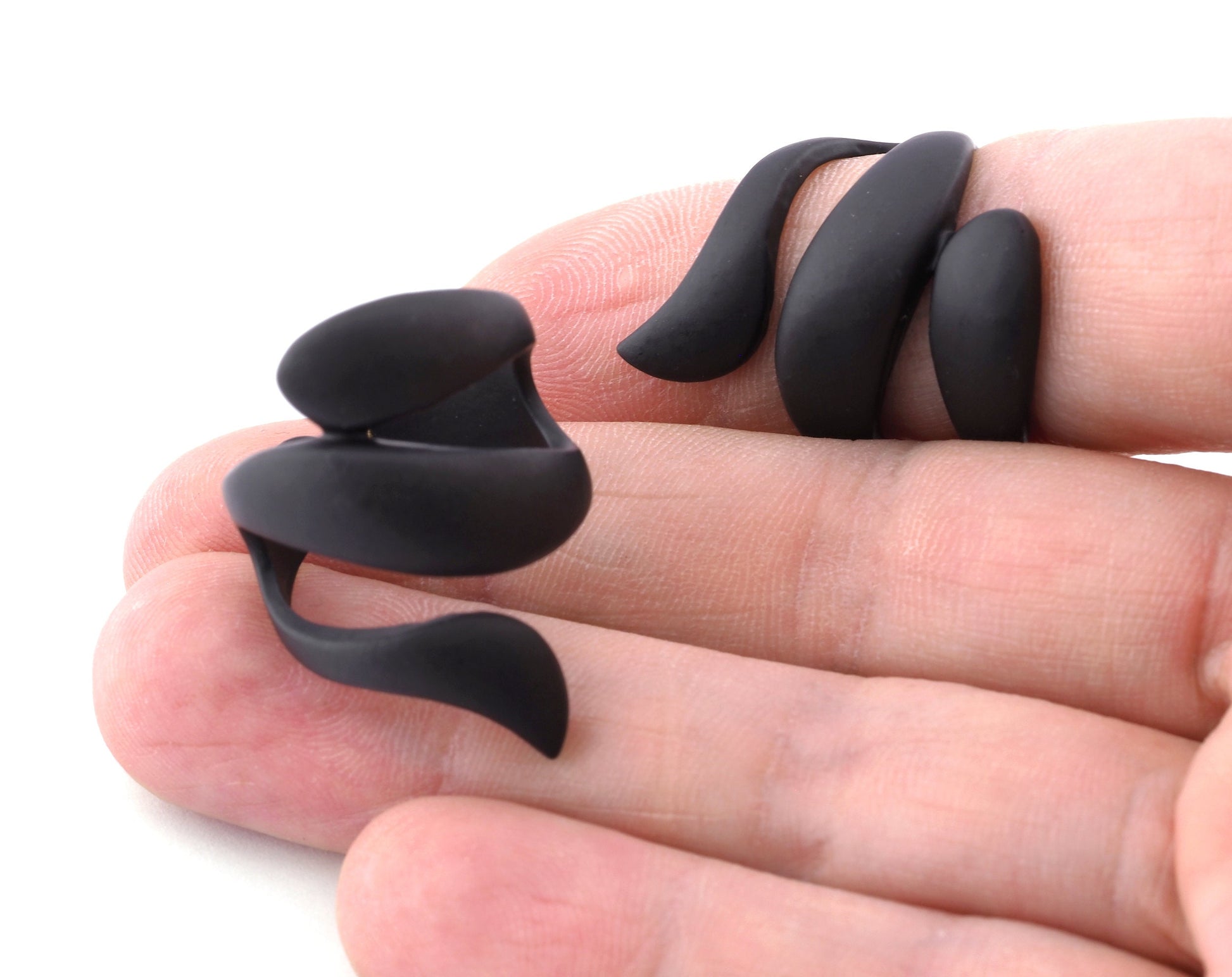 Snake Adjustable Ring Organic Shape Black Painted brass (6 - 9US inner size ) 4345