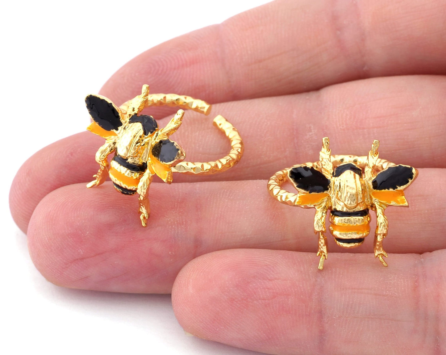 Bee Textured Ring Animal Adjustable Enamel Filled Shiny gold Plated Brass (16mm - 18.5mm 6US - 8.5US inner size) Oz4598