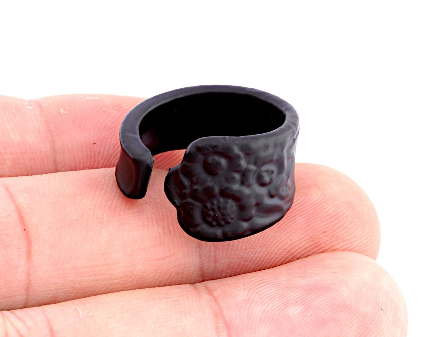 Spoon Ring Flower Patterned Adjustable Ring Black Painted Brass (18mm 8US inner size) OZ2543