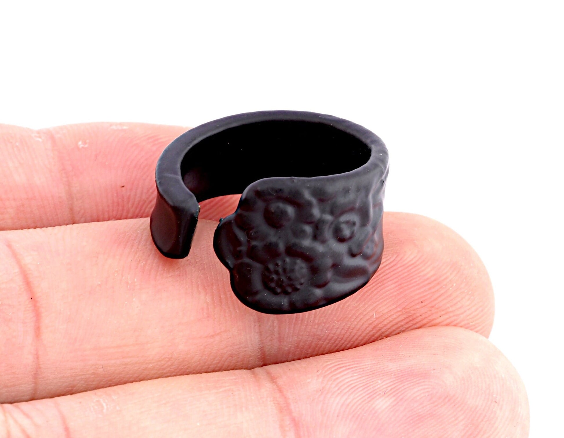 Spoon Ring Flower Patterned Adjustable Ring Black Painted Brass (18mm 8US inner size) OZ2543