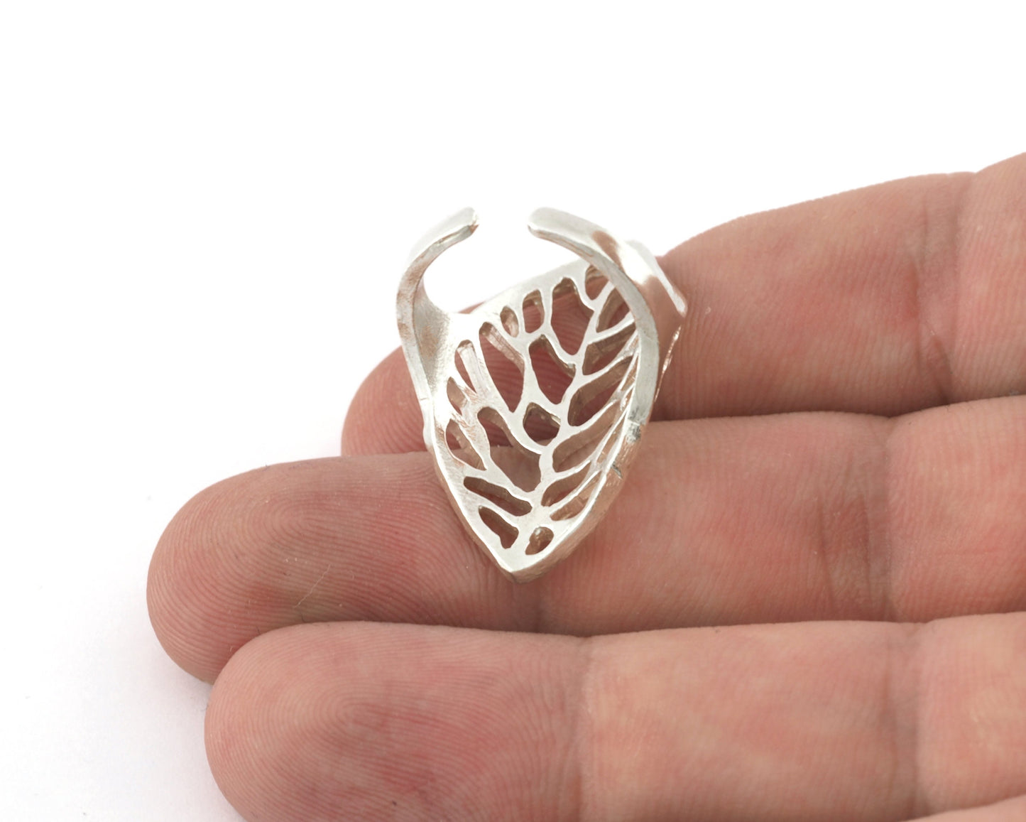 Leaf Shape Adjustable Shiny Silver Plated brass (18mm 8US inner size) OZ591