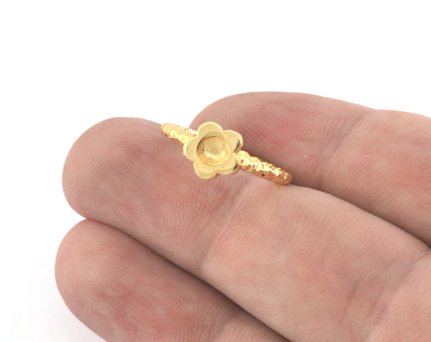 Daisy Flower Ring , Adjustable , Round Blank Bezel Setting - Shiny Gold Plated Brass (4mm Blank ) 5126