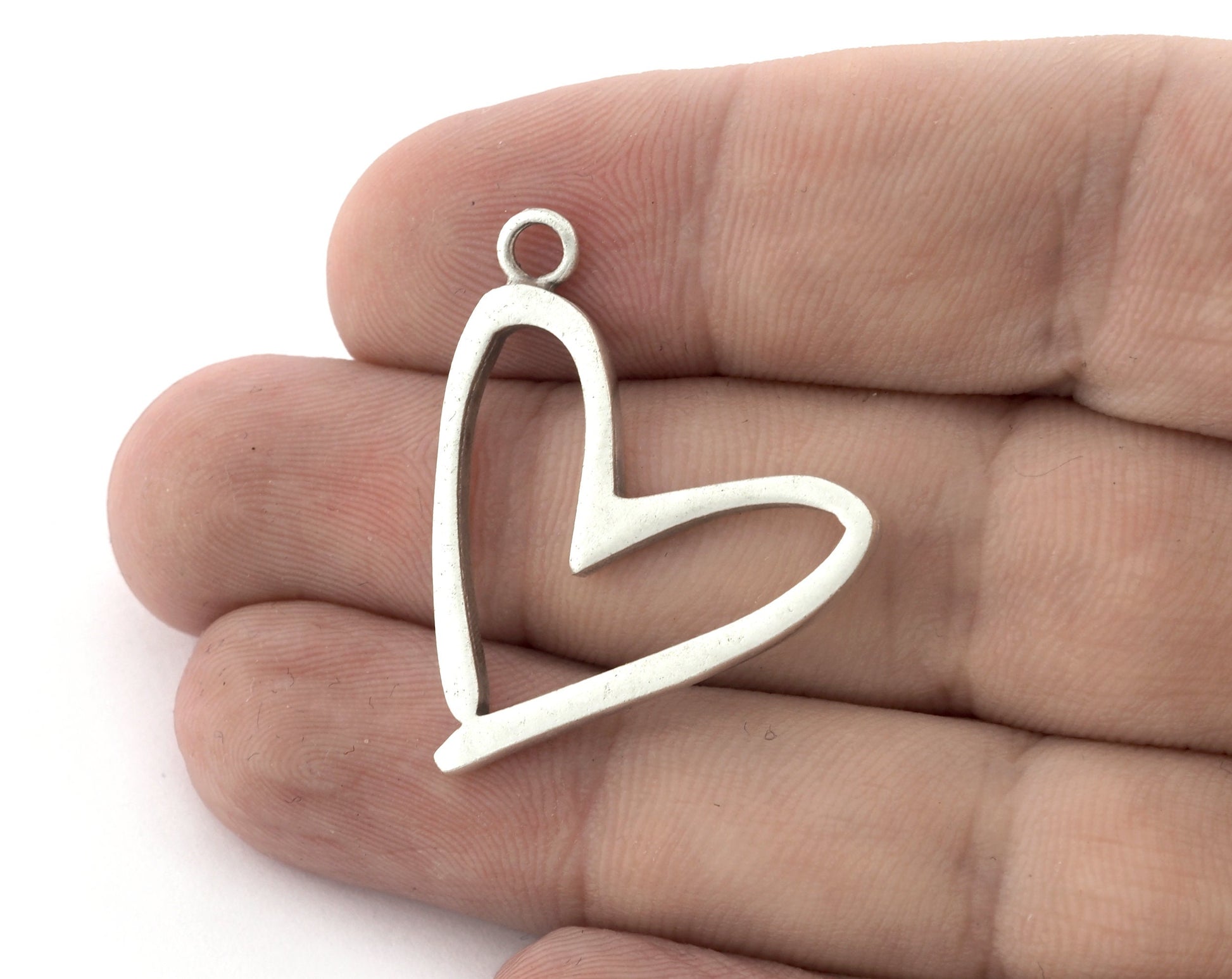 Heart Charms, Pendant, Antique Silver Plated Brass 31mm 5159 newline