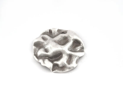 Disc Hammered Organic Circle Charms, Antique silver plated brass 23mm charms , findings earring charms 2903-185