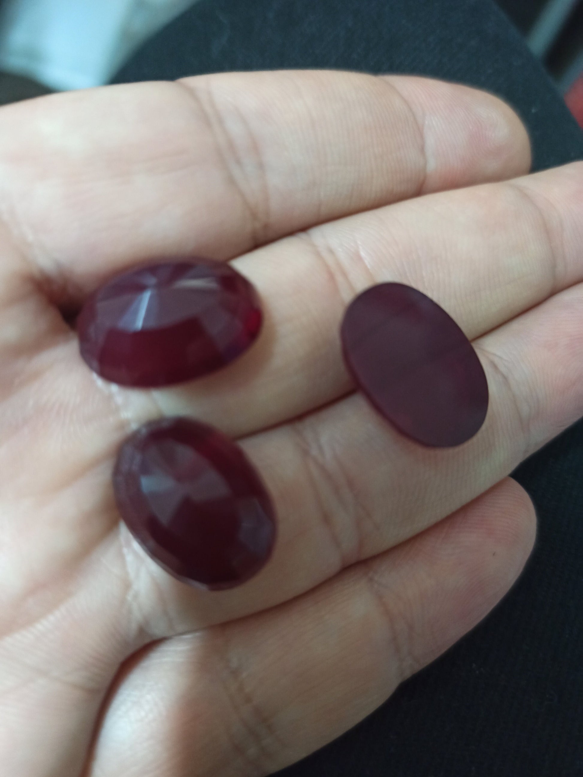 13x18 mm Faceted Oval Dark Red cabochons cab28-2