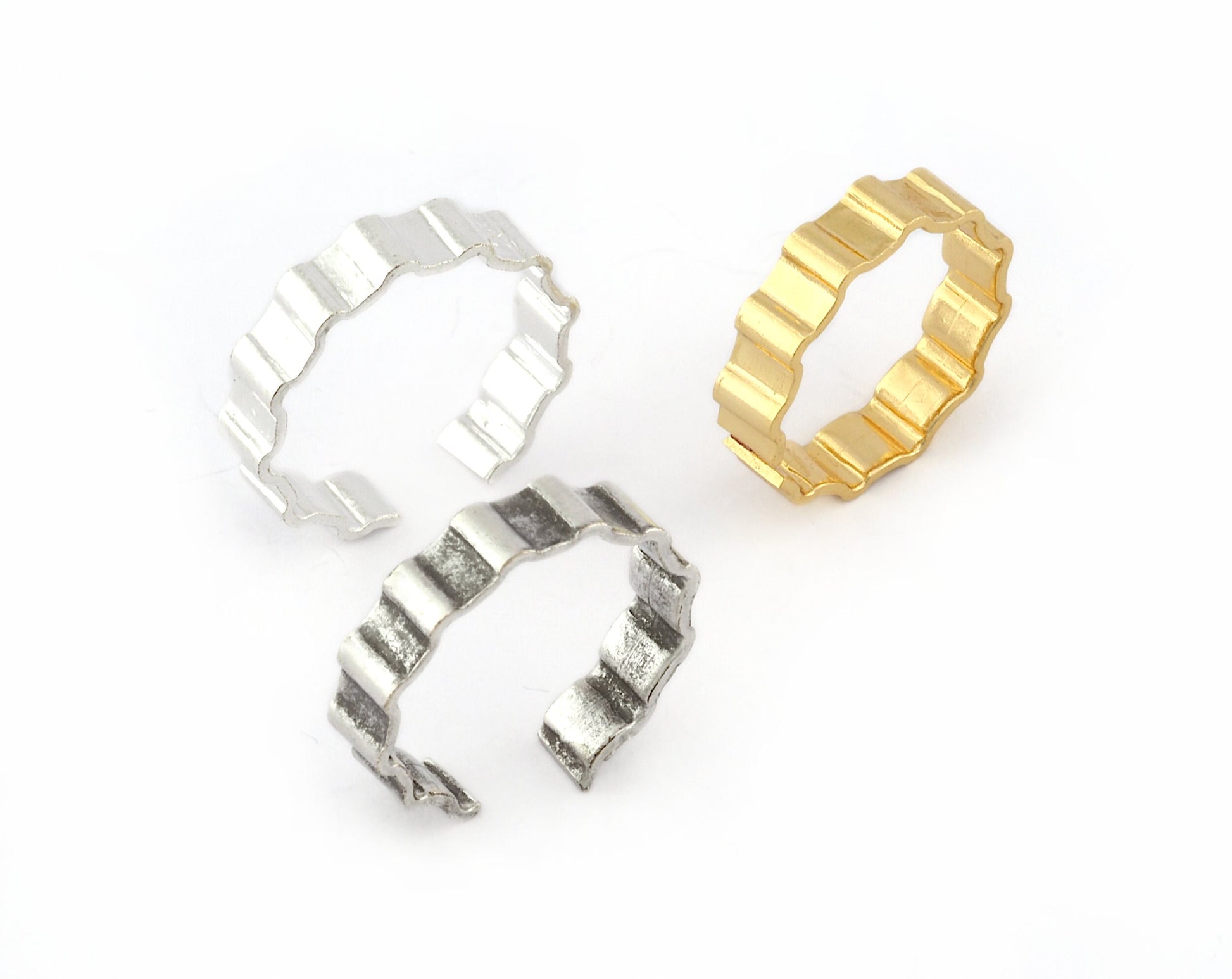 Ruffle Ring Adjustable Antique Silver, Shiny Silver, Shiny Gold Plated Brass (18mm 8US inner size) 5197