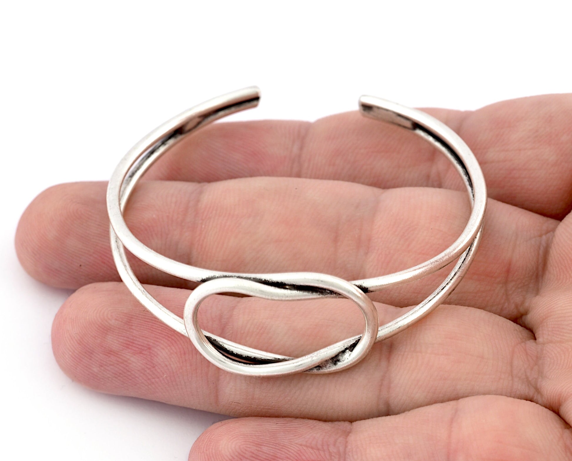 Knot Bracelet Base, Antique silver plated copper 3826