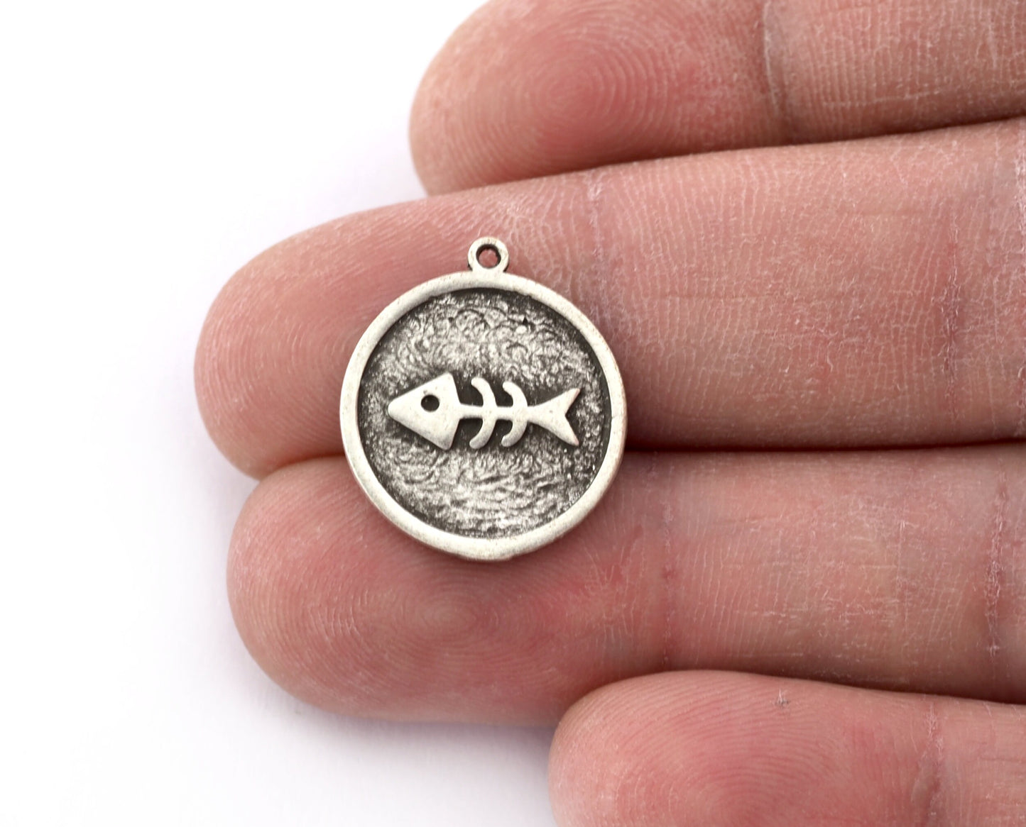 Fish Bone Round Charms Pendant - Raw Brass - Antique Silver - Shiny silver - Shiny gold 19x17mm 3575