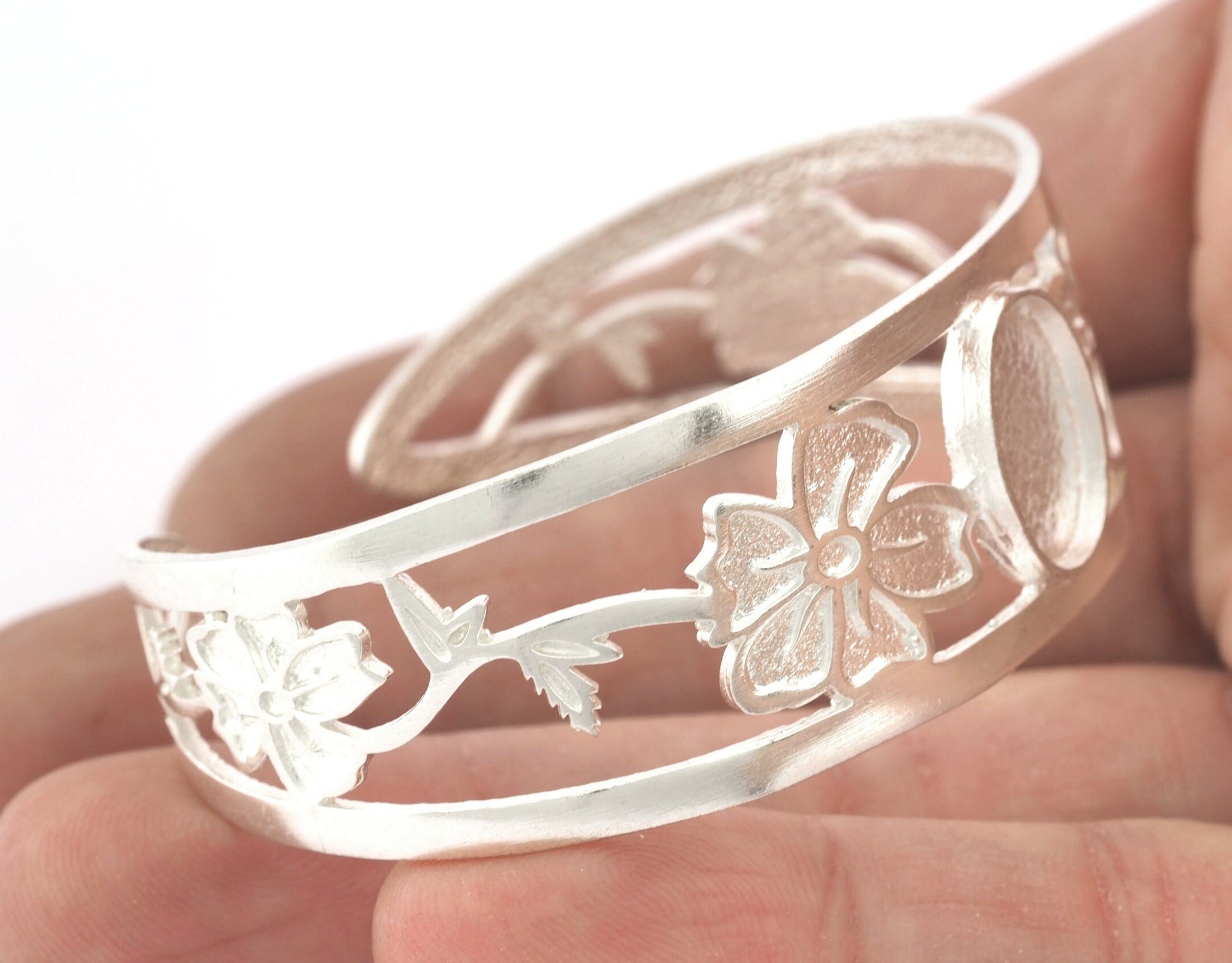 Oval Blank Flower Bracelet Monthly Flower (August Poppy) Base Setting Blank Bezel Shiny Silver Plated Brass (10x14mm Blank ) 3127