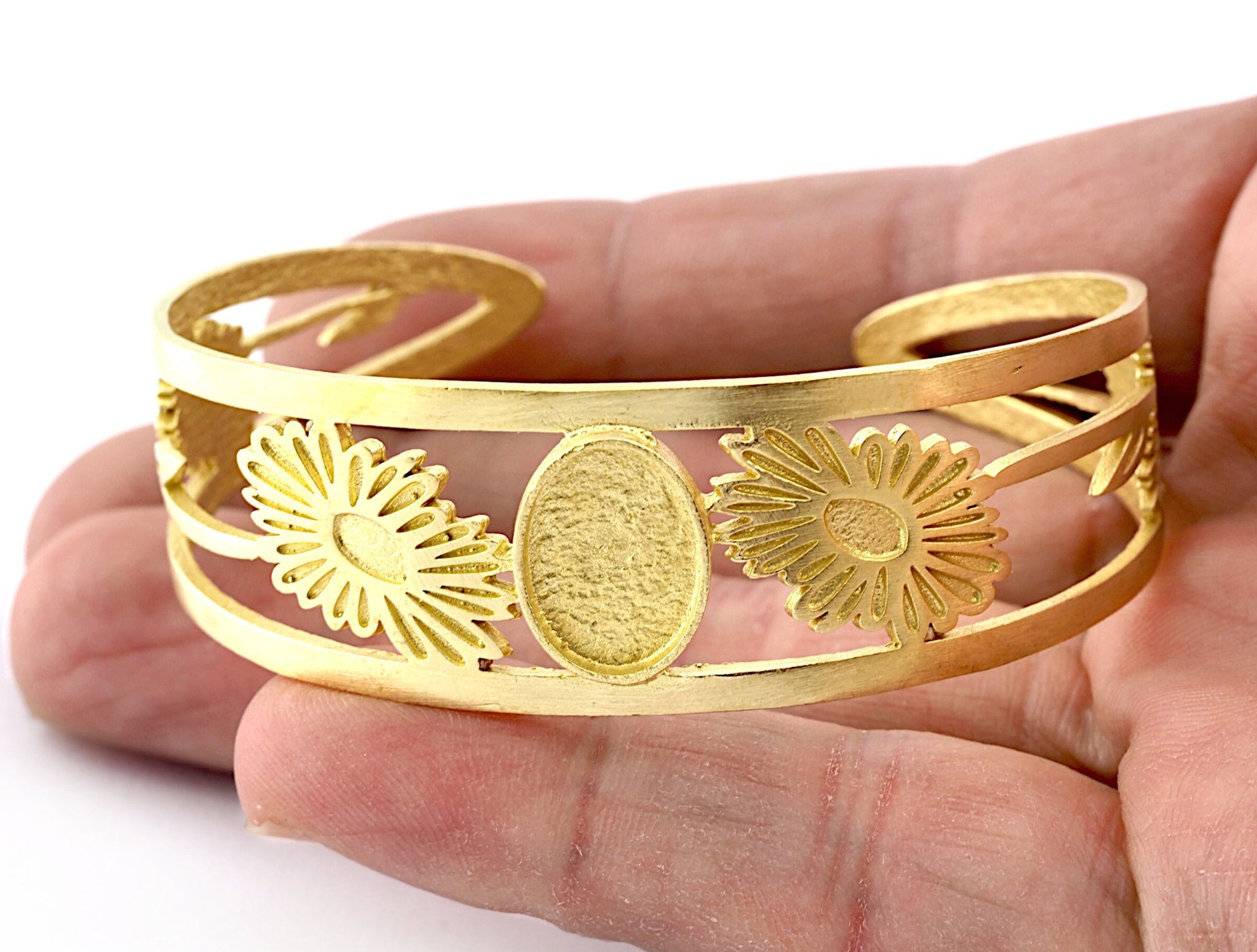 Oval Blank Flower Bracelet Monthly Flower (April Daisy) Base Setting Blank Bezel Raw brass (10x14mm Blank ) 2874