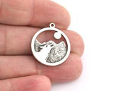 Howling Wolf Pendant - Raw Brass - Antique Silver - Shiny silver - Shiny gold 25x21mm 5359