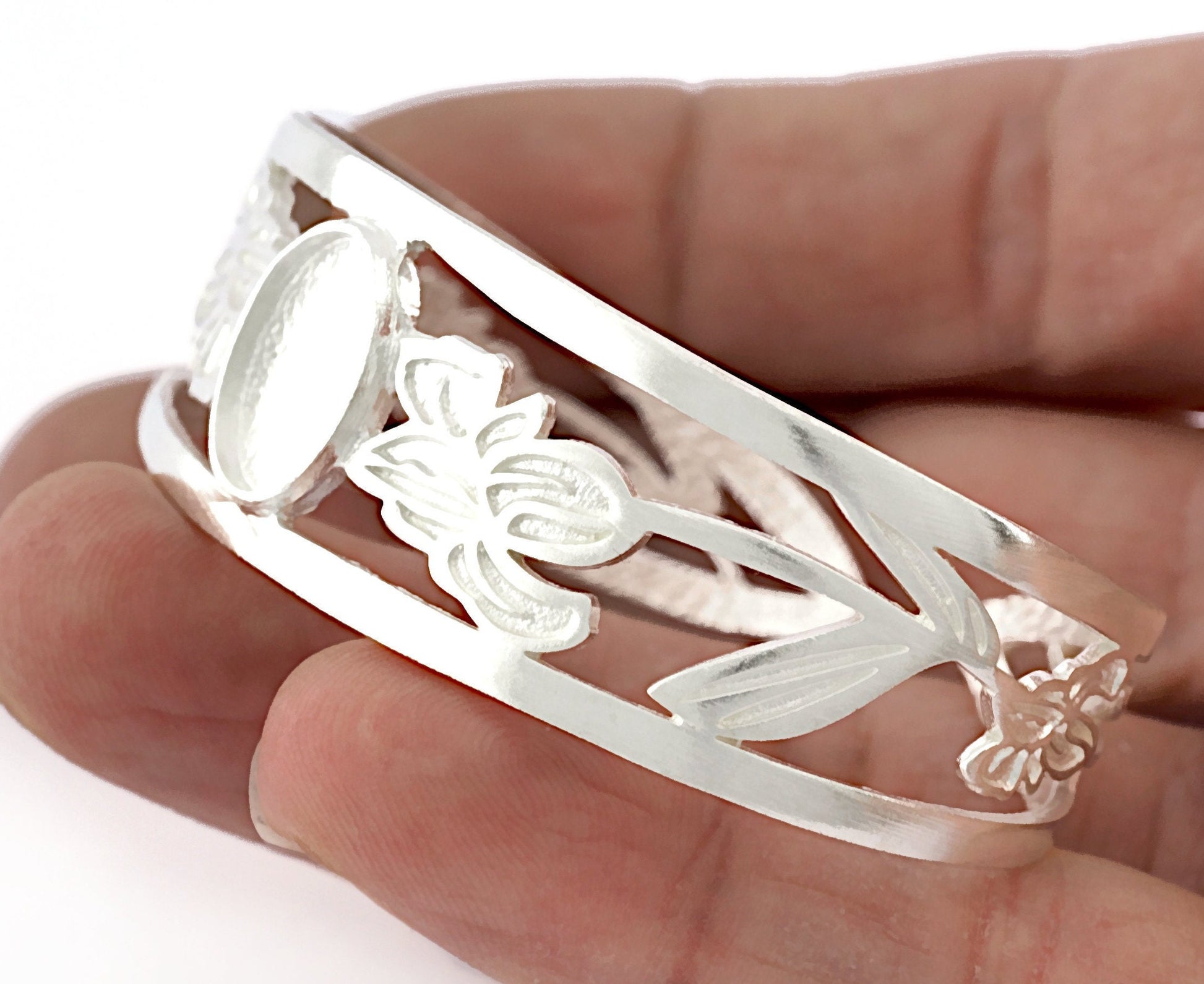 Oval Blank Flower Bracelet Monthly Flower (February Iris) Base Setting Blank Bezel Shiny Silver Plated Brass (10x14mm Blank ) 3789