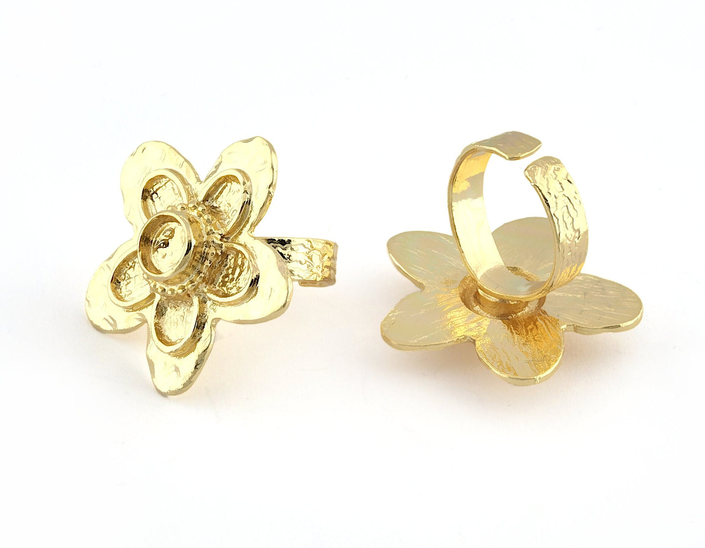 Daisy Flower Ring , Adjustable , Round Blank Bezel Setting - Shiny Gold Plated Brass (6mm Blank ) 5351